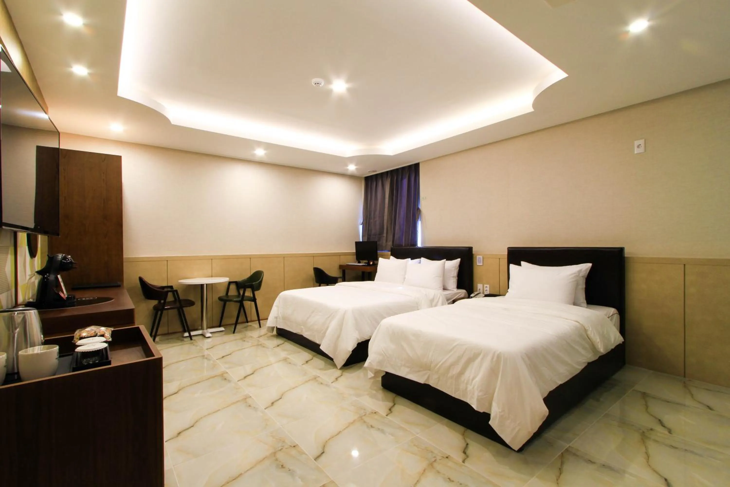 Bed in The King Hotel