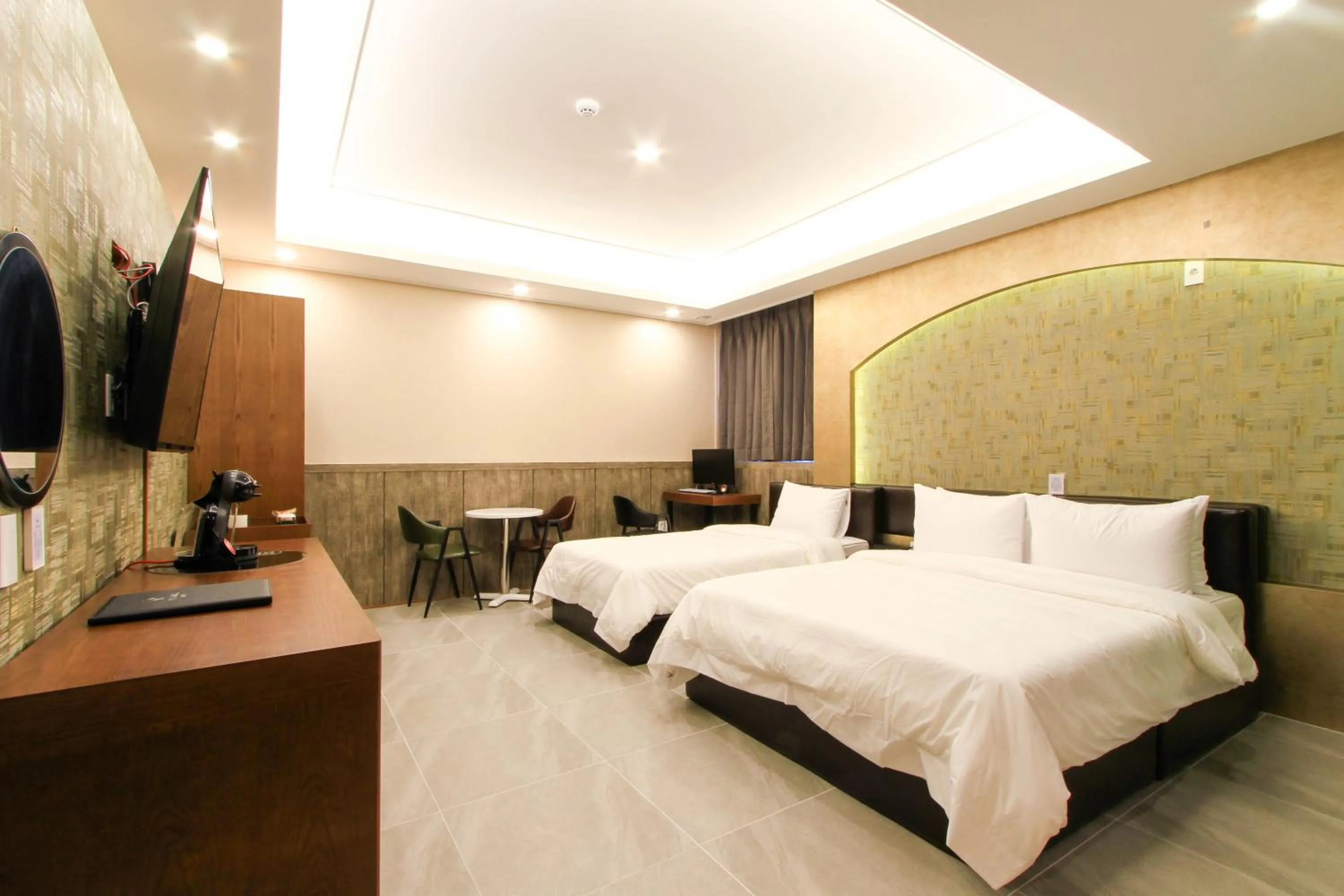 Bed in The King Hotel