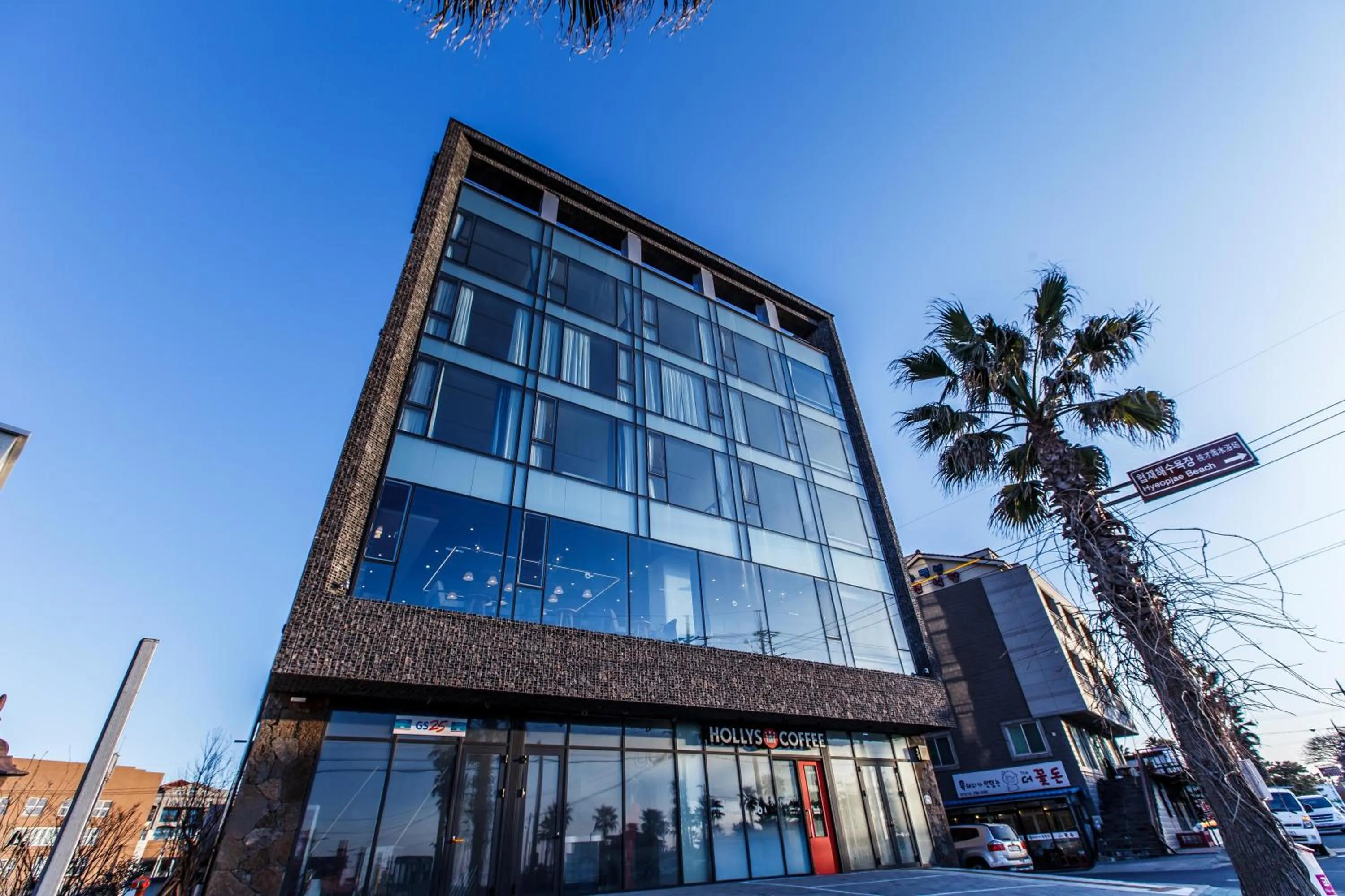 Property building in Blue Spring Hotel