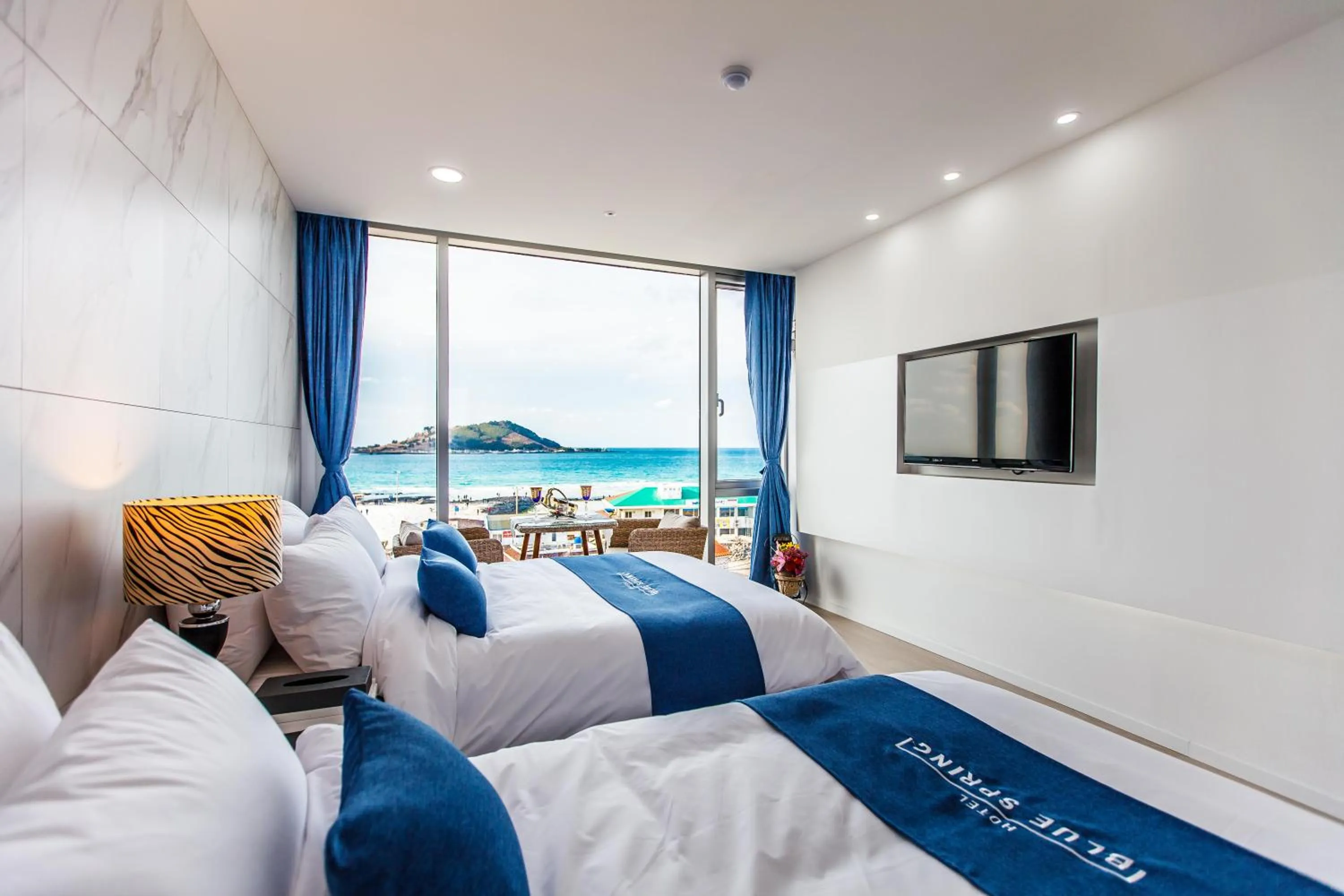 Bed in Blue Spring Hotel