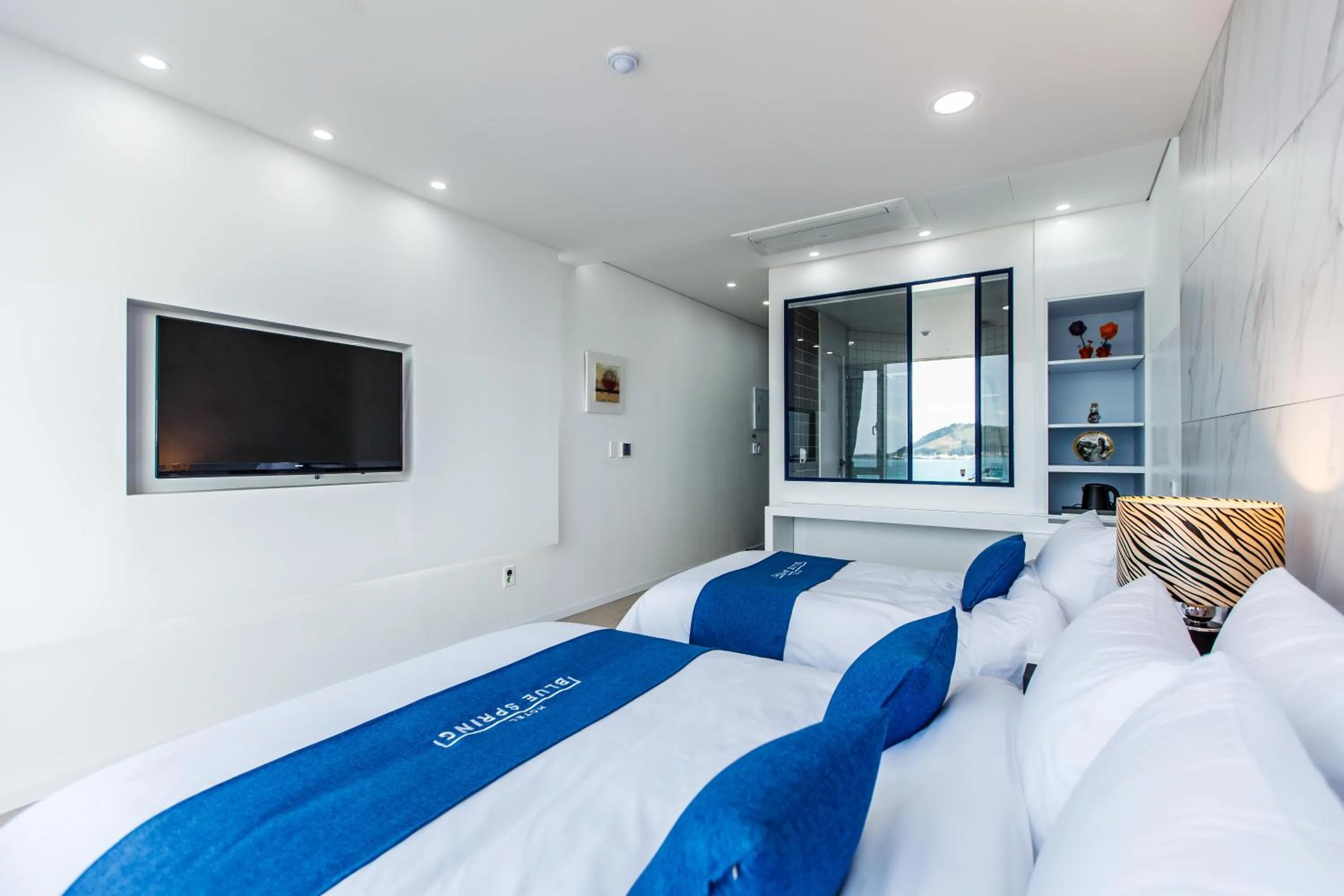 Bed in Blue Spring Hotel