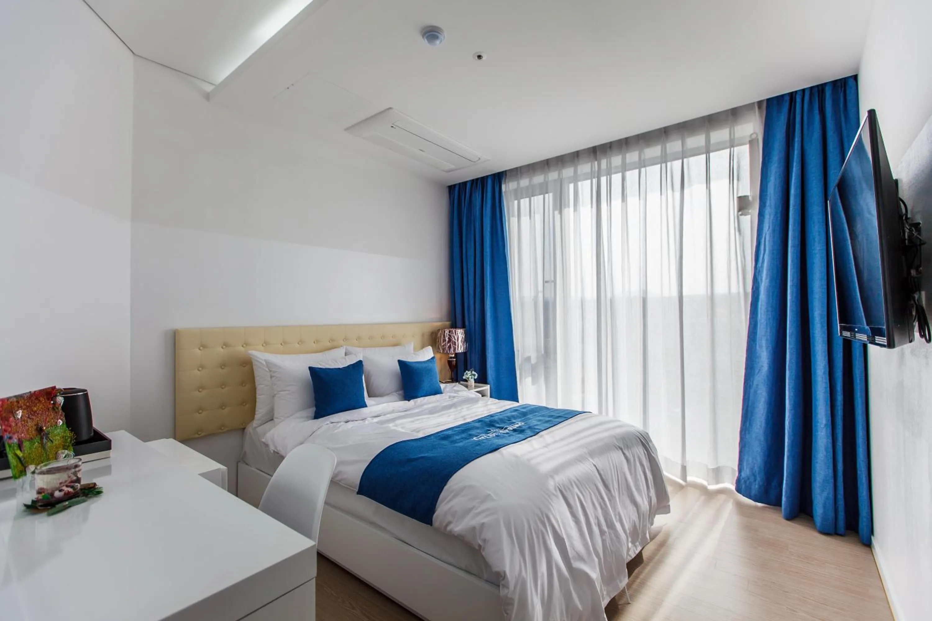 Bed in Blue Spring Hotel