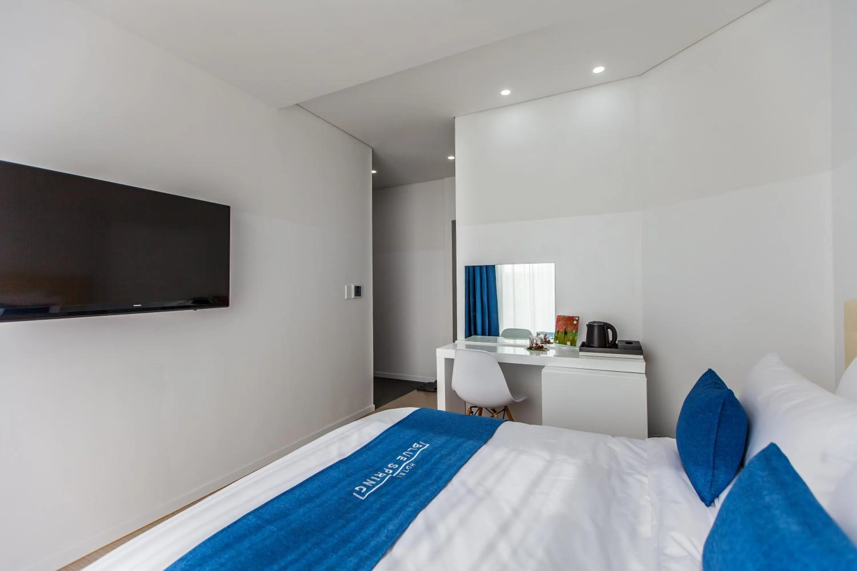 Bed in Blue Spring Hotel