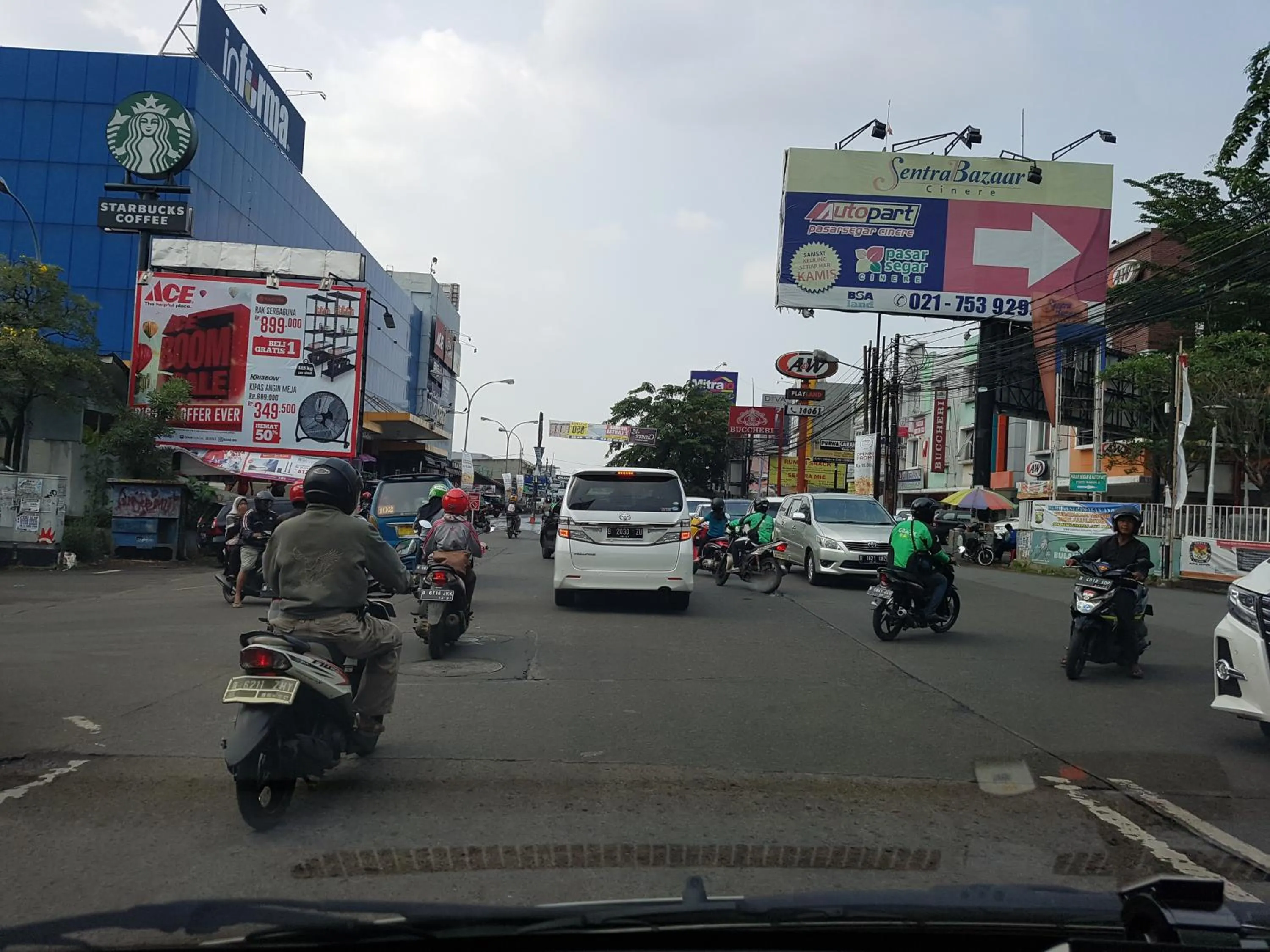 Nearby landmark in Cinere Inn & Residence