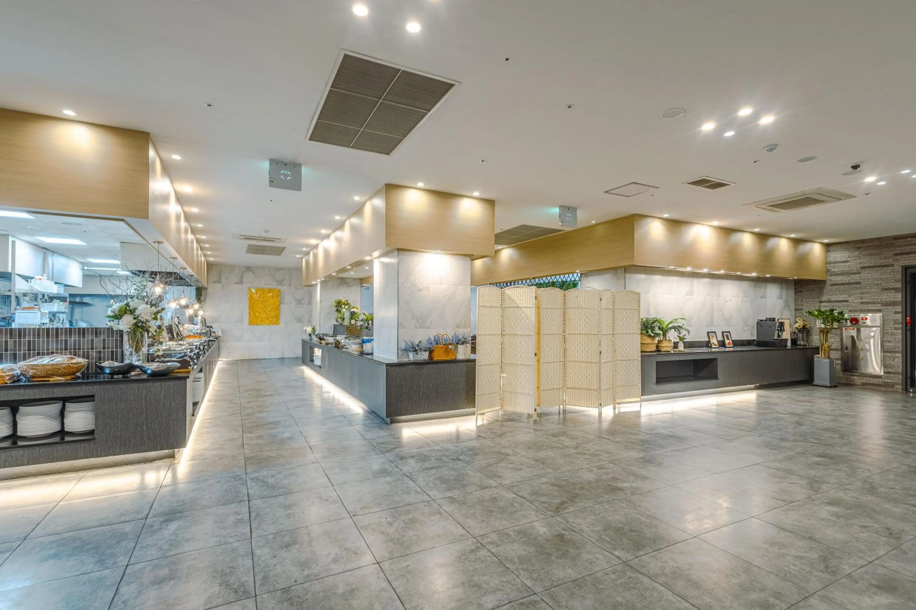 Restaurant/places to eat in JK Blossom Hotel