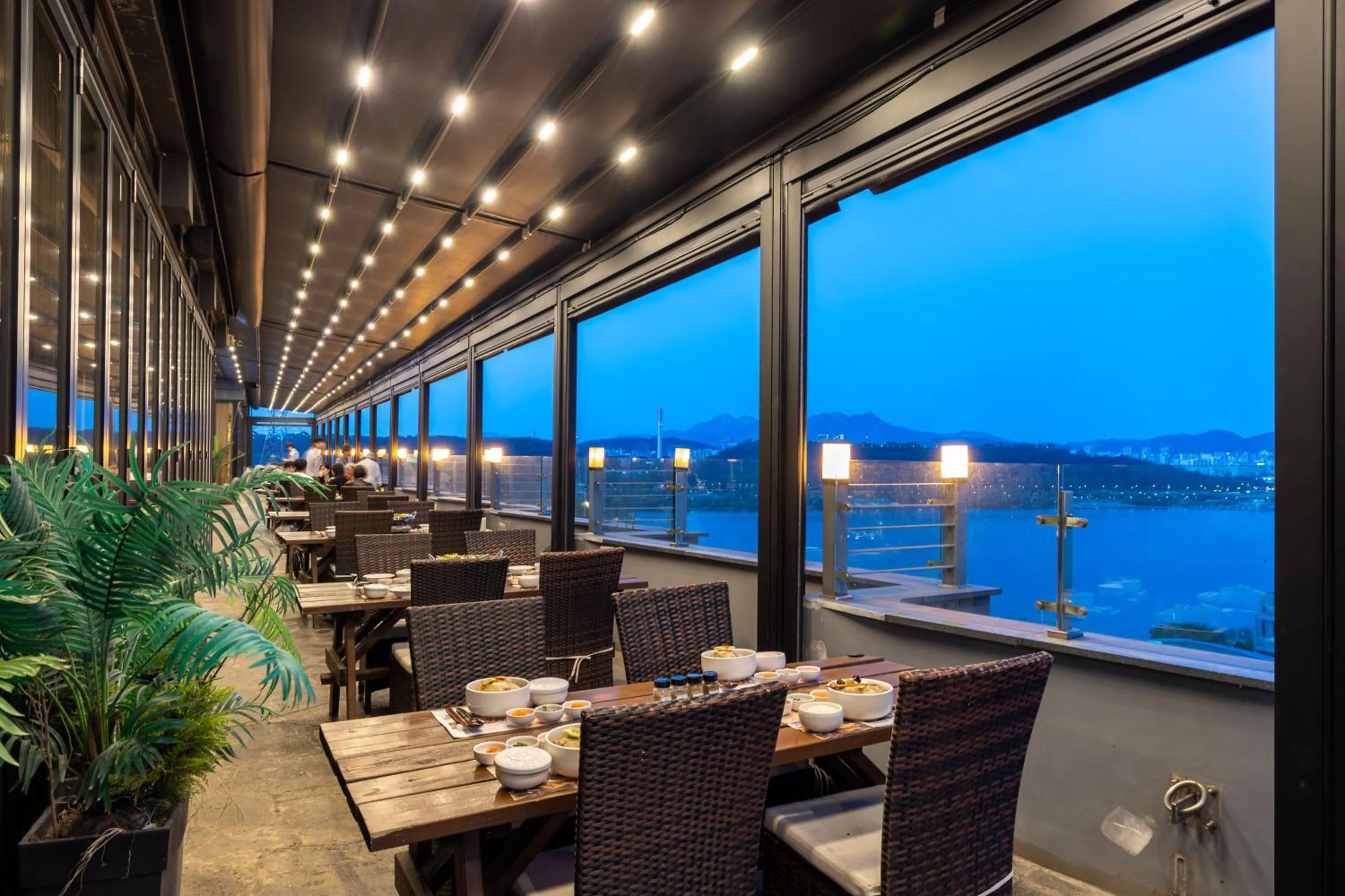 Restaurant/places to eat in JK Blossom Hotel