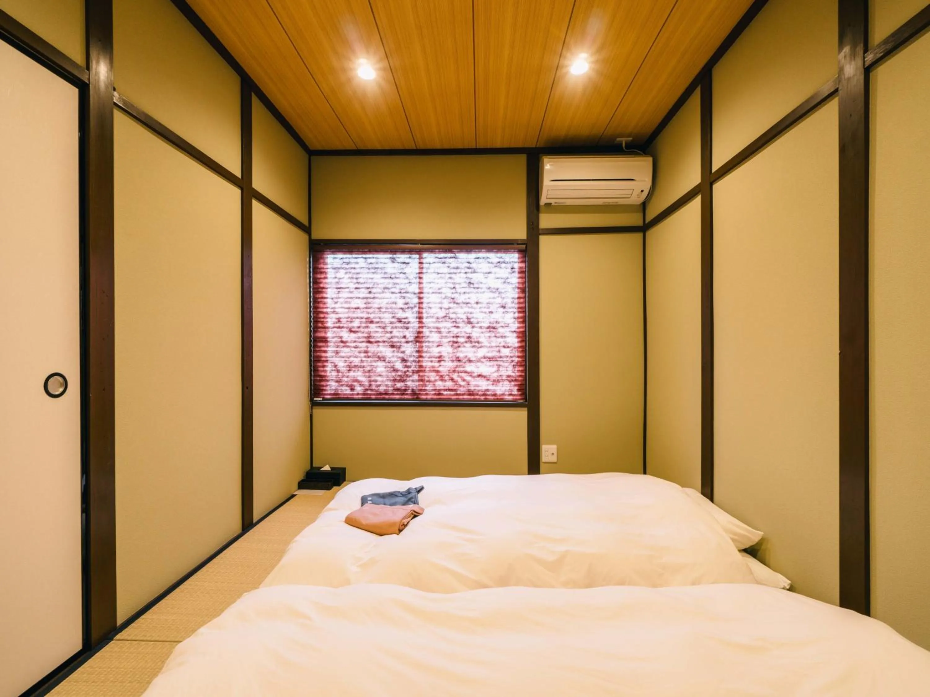 Bed in Miro Kujo Kawaramachi Tei