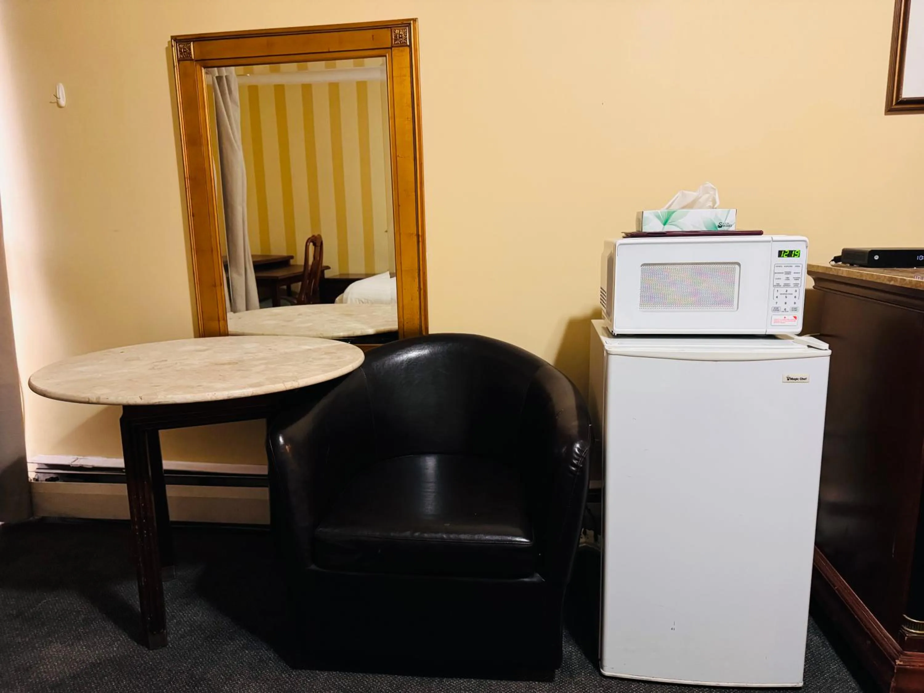 minibar in Island Travel Inn