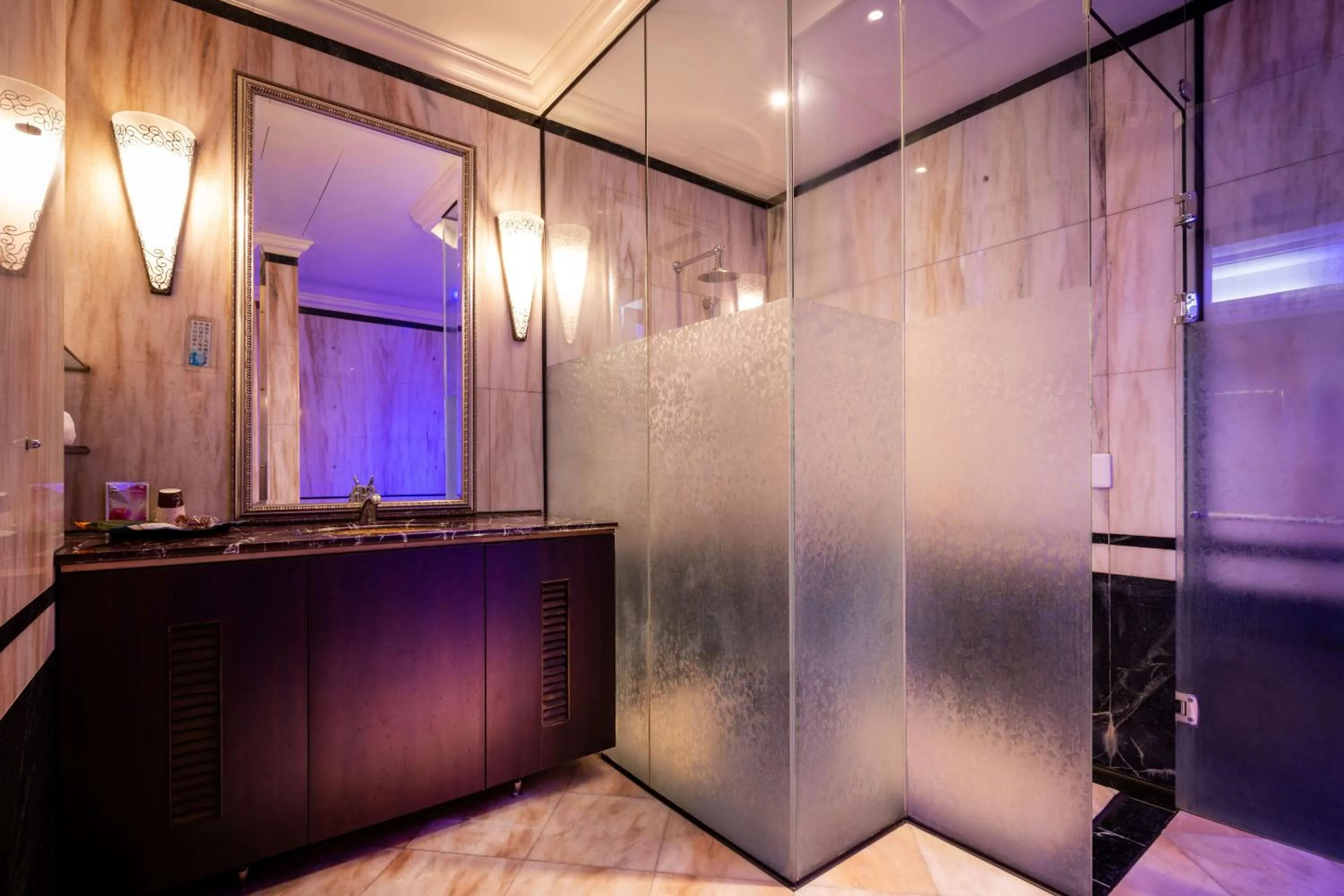 Bathroom in 國妃鷹堡時尚健康館King & Princess Motel