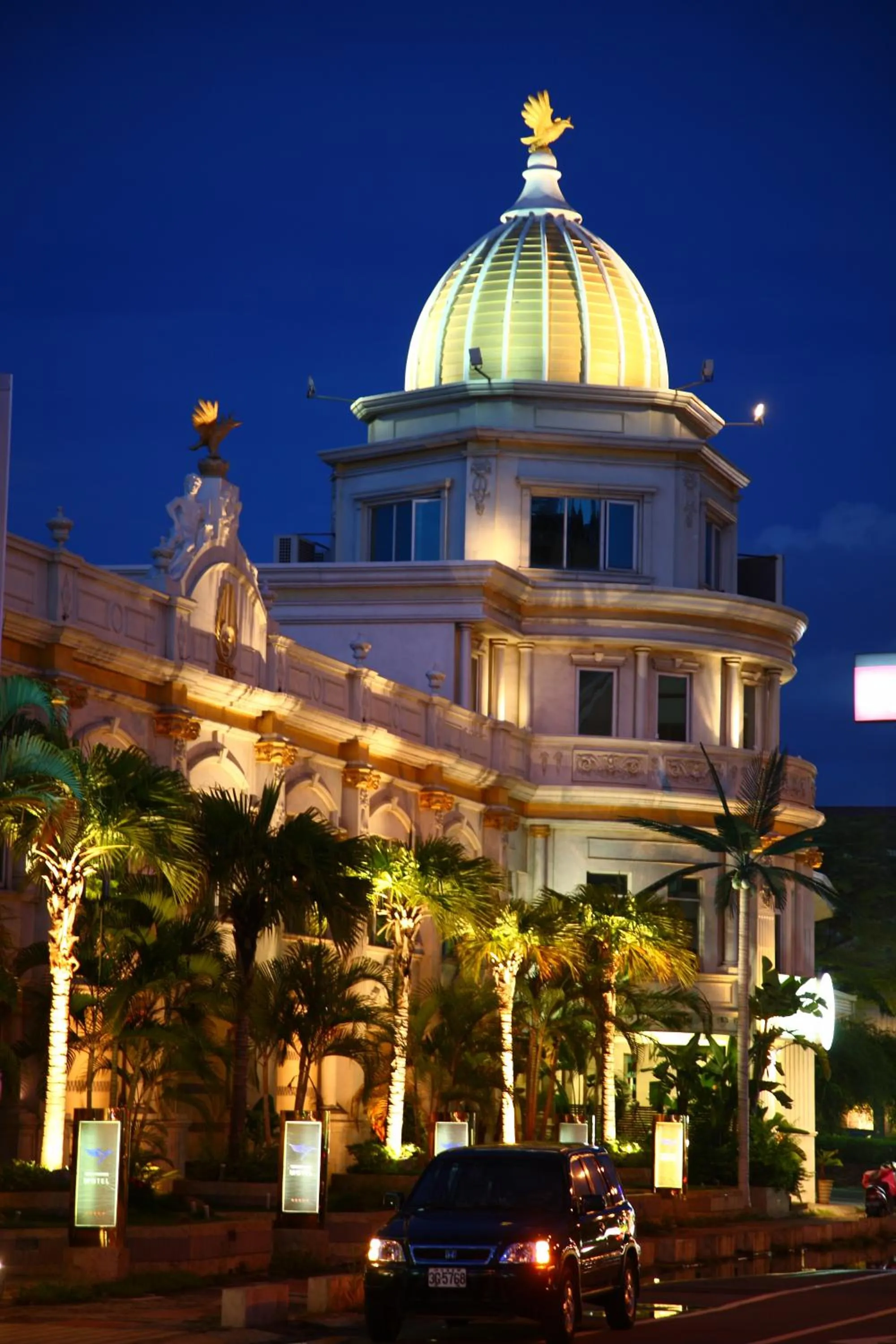 Property building in 國妃鷹堡時尚健康館King & Princess Motel