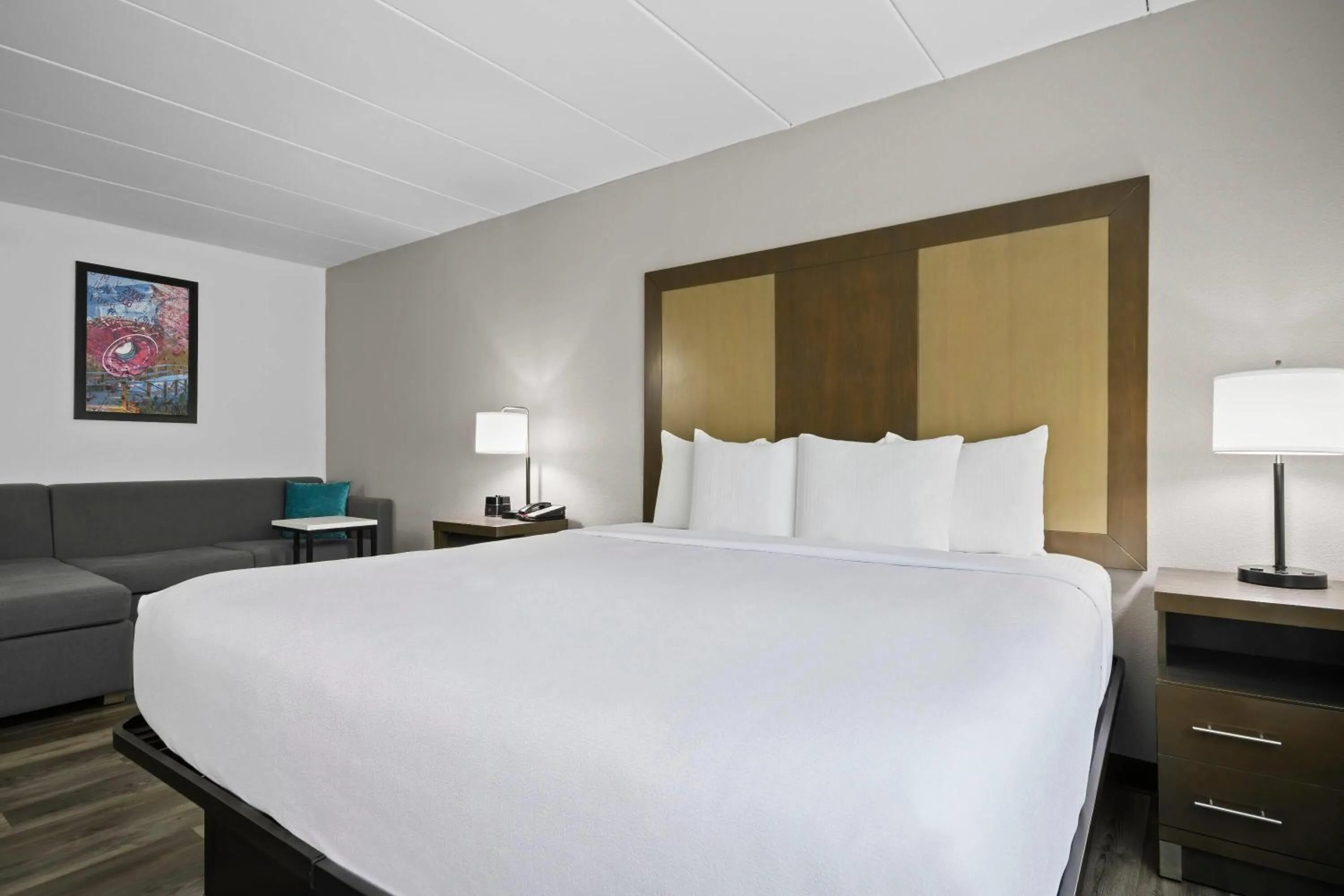 Bed in La Quinta by Wyndham Sturbridge