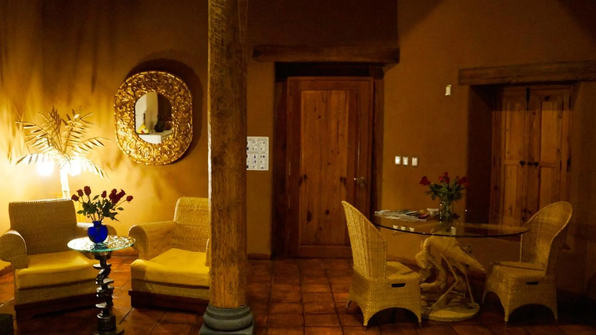 Communal lounge/ TV room in Hacienda Ucazanaztacua