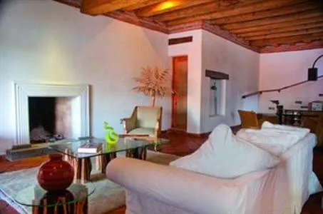 Communal lounge/ TV room in Hacienda Ucazanaztacua