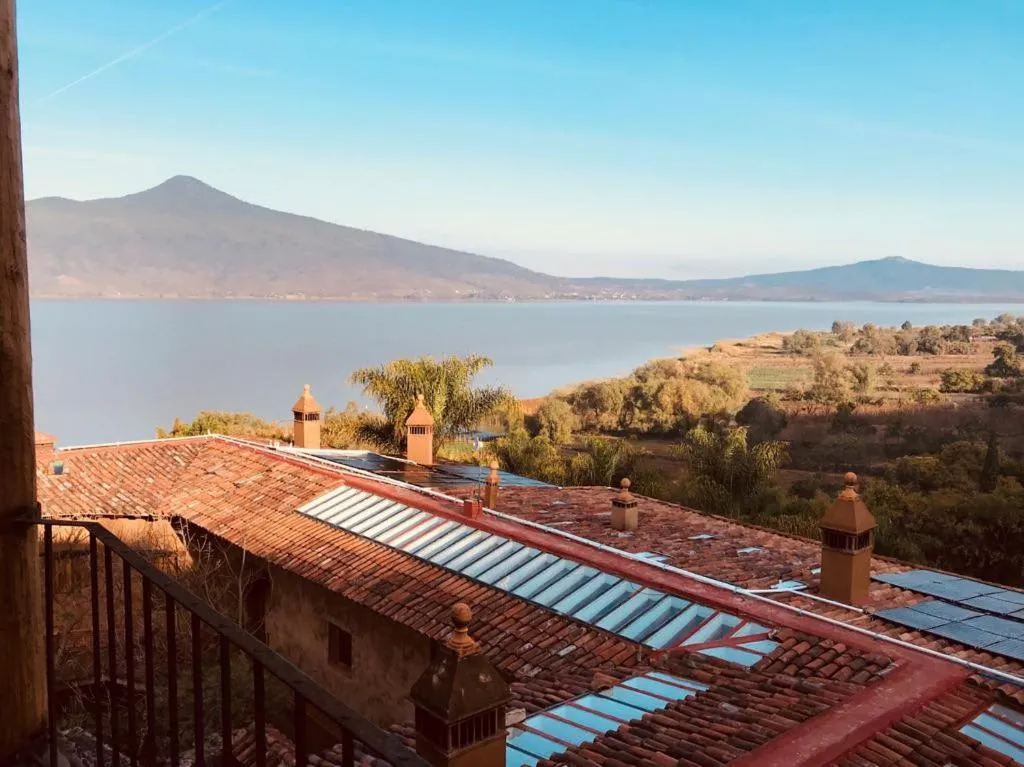 Lake view in Hacienda Ucazanaztacua