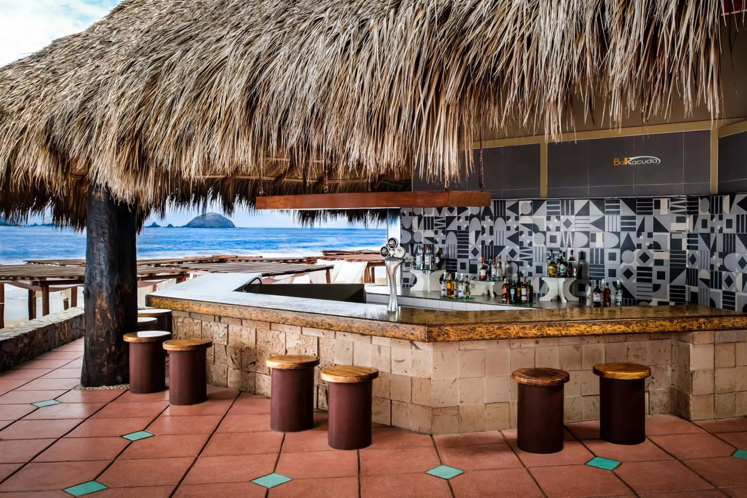 Lounge or bar in Sunscape Dorado Pacifico Ixtapa Resort & Spa- All Inclusive