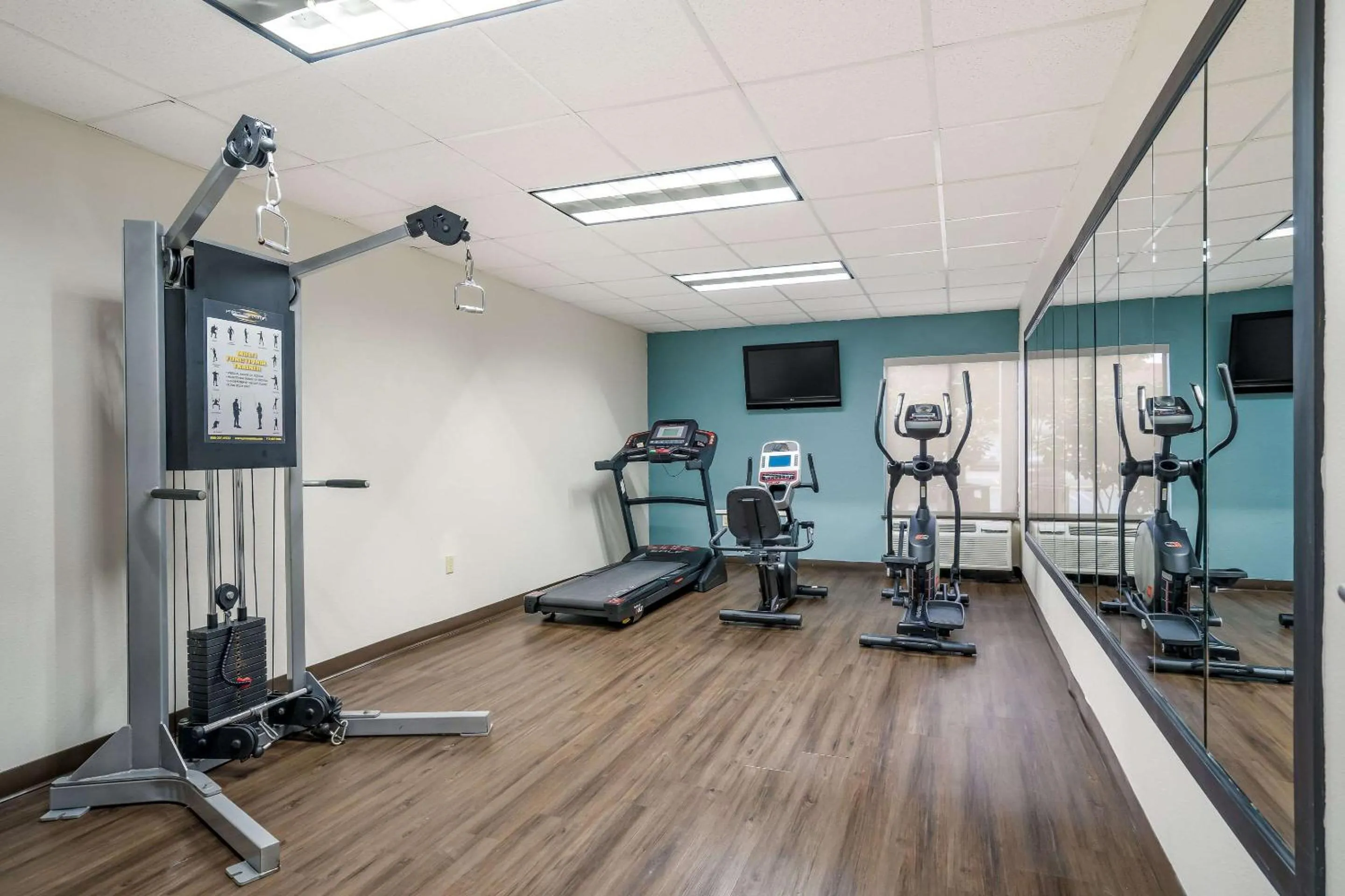 Fitness centre/facilities in Quality Inn Jacksonville near Camp Lejeune
