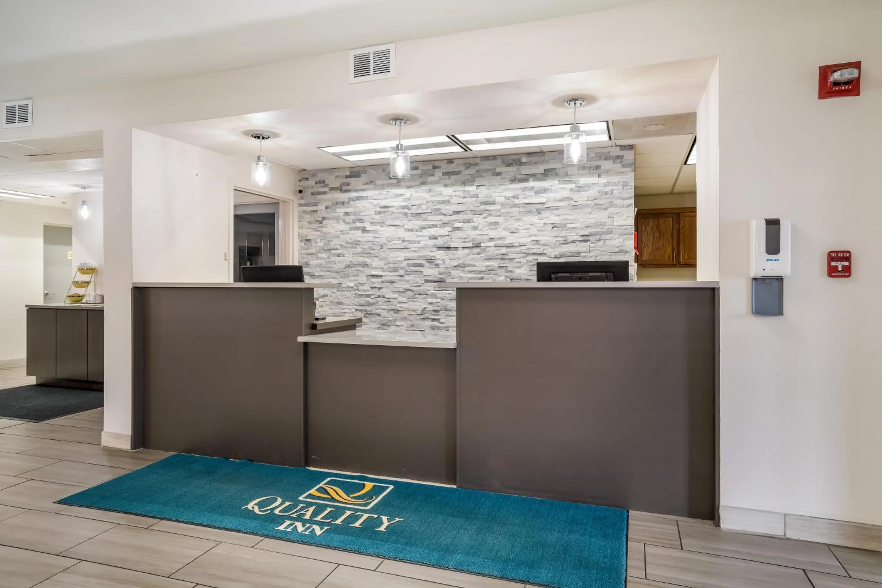 Lobby or reception in Quality Inn Jacksonville near Camp Lejeune