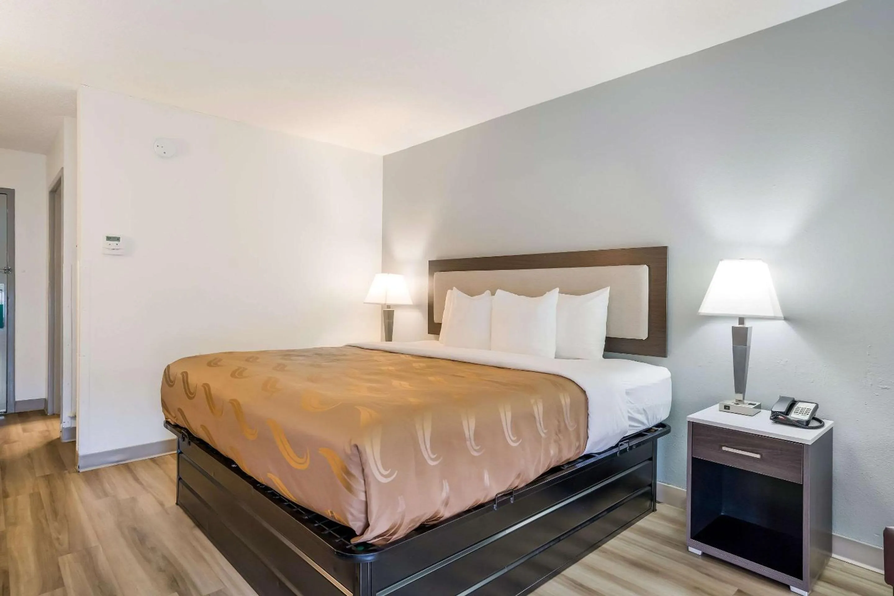 Bedroom, Bed in Quality Inn Jacksonville near Camp Lejeune