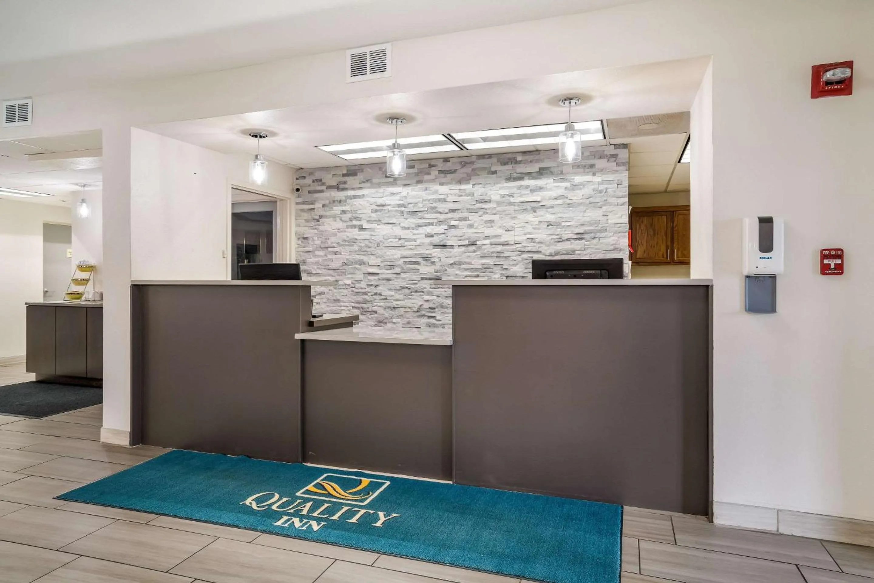 Lobby or reception in Quality Inn Jacksonville near Camp Lejeune