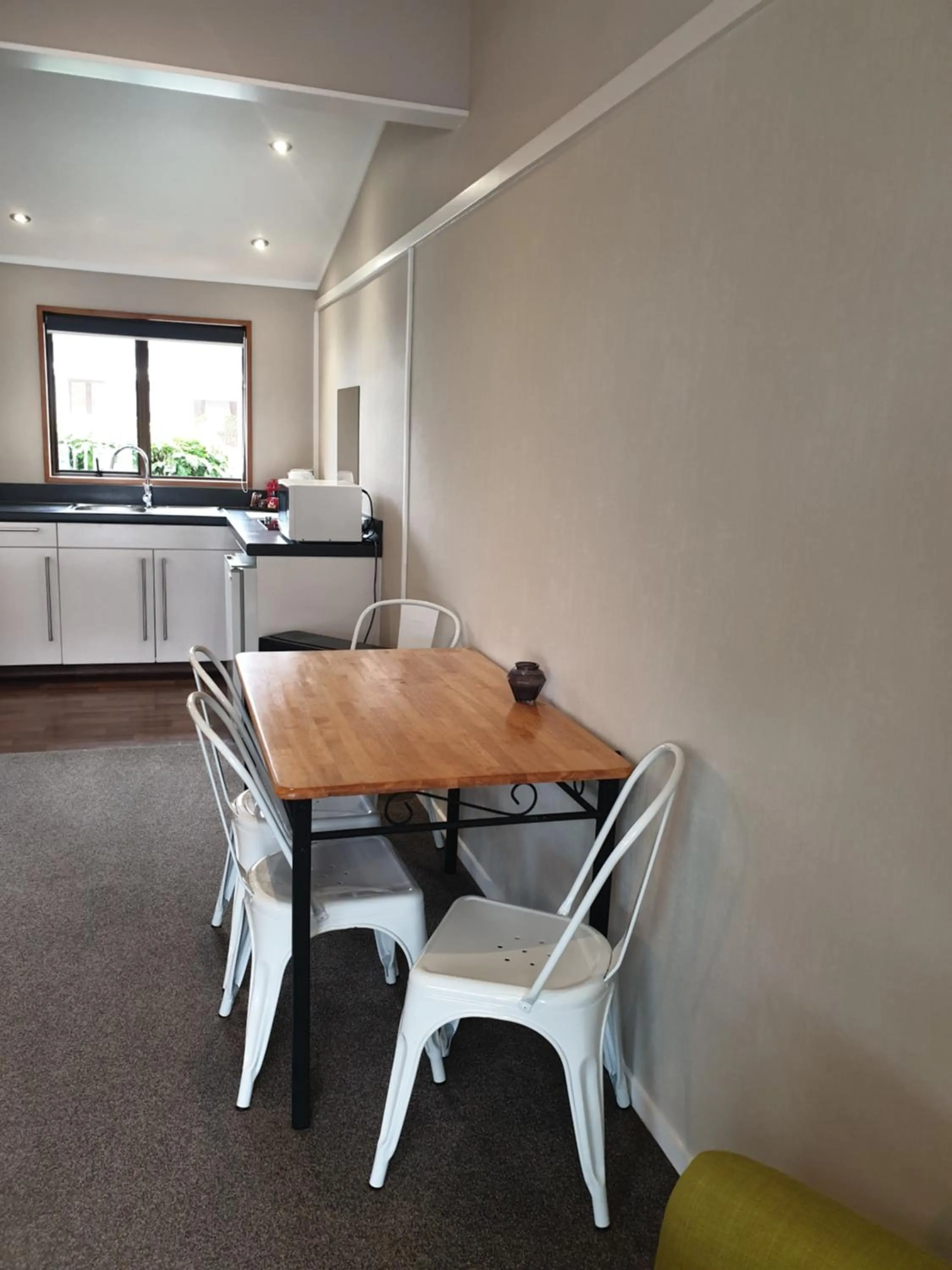 Dining area in Lake Matheson Motel