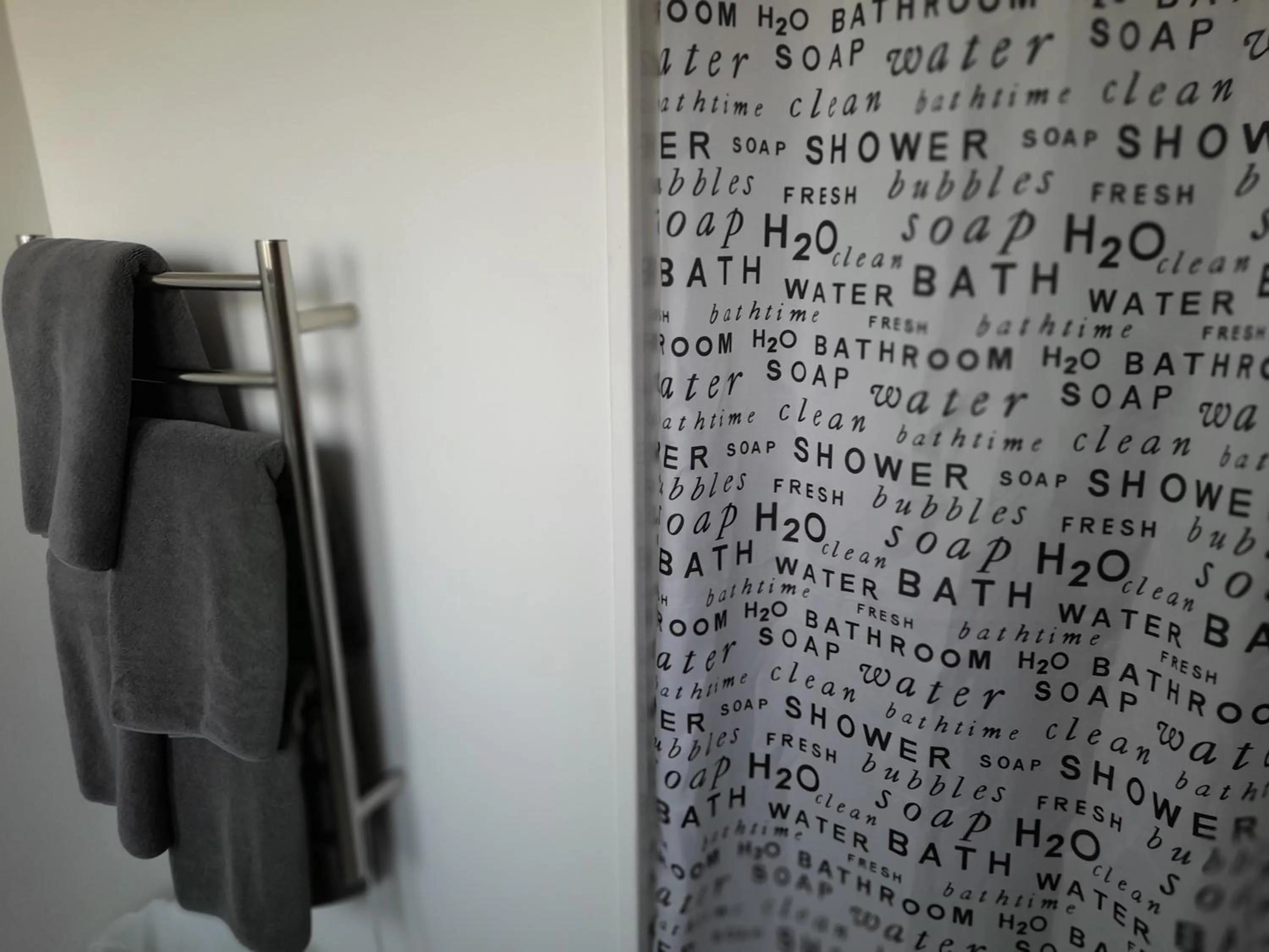 Bathroom in Lake Matheson Motel