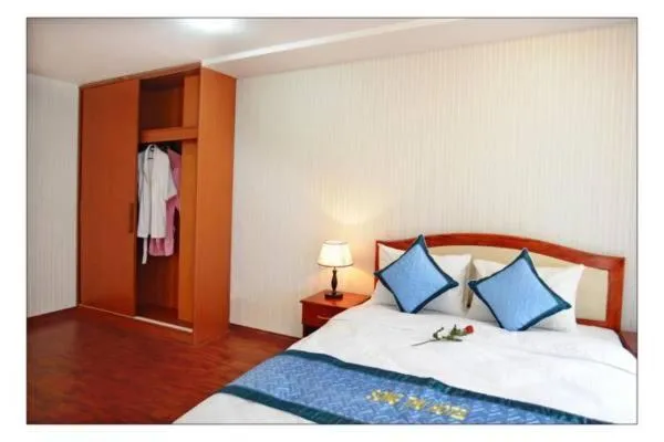 Bedroom, Bed in Song Thu hotel