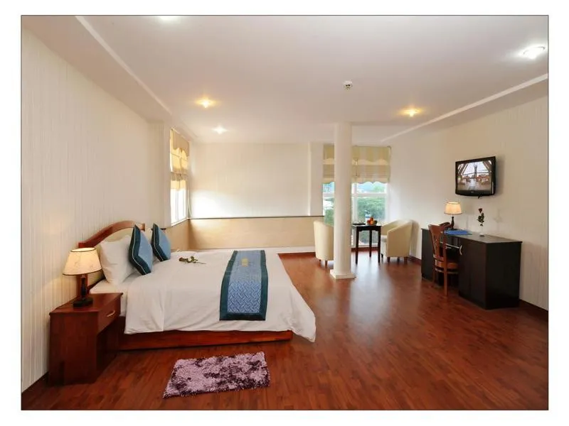 Photo of the whole room, Bed in Song Thu hotel