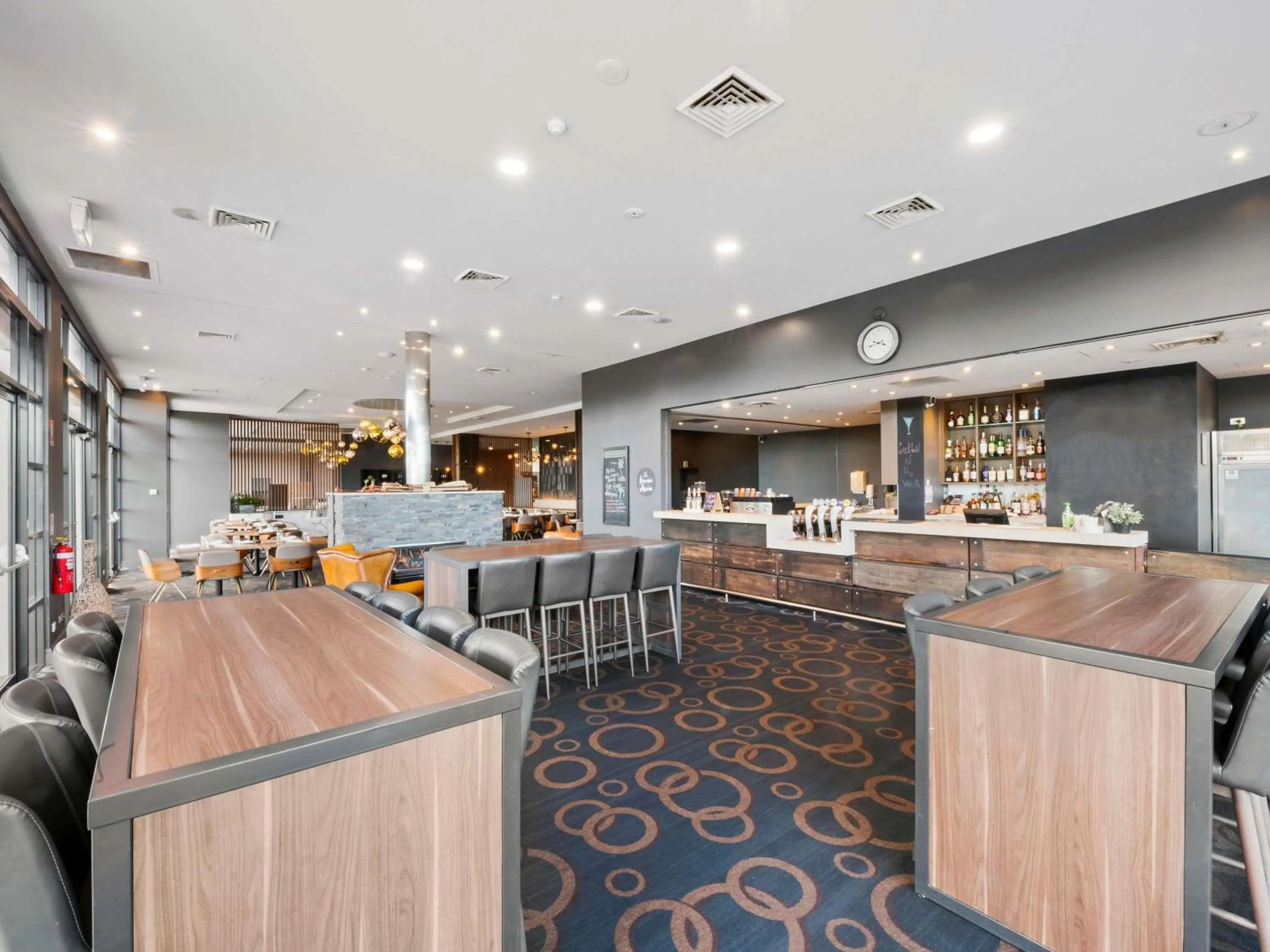 Lounge or bar in Mercure Kooindah Waters Central Coast