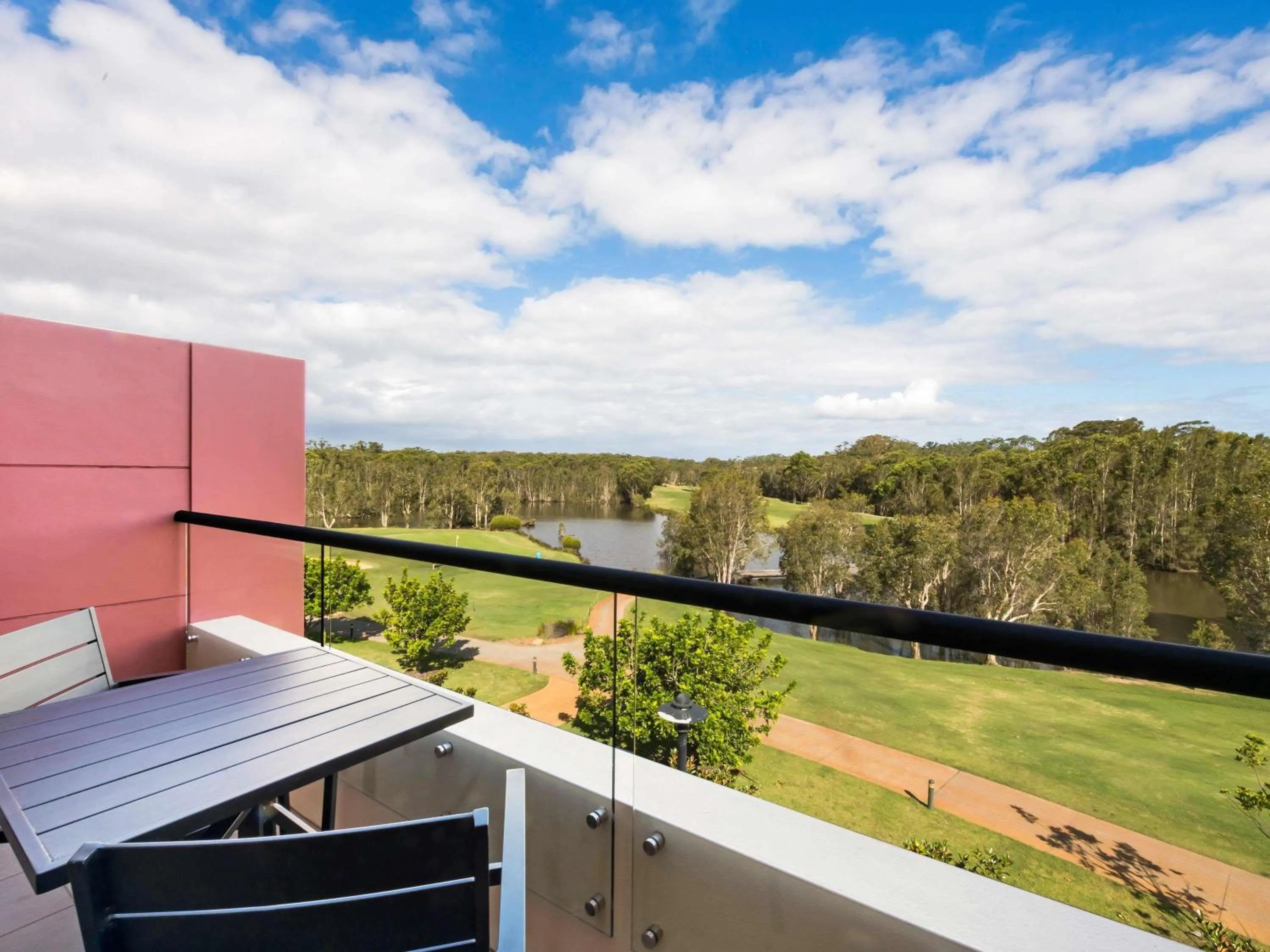 Bedroom in Mercure Kooindah Waters Central Coast
