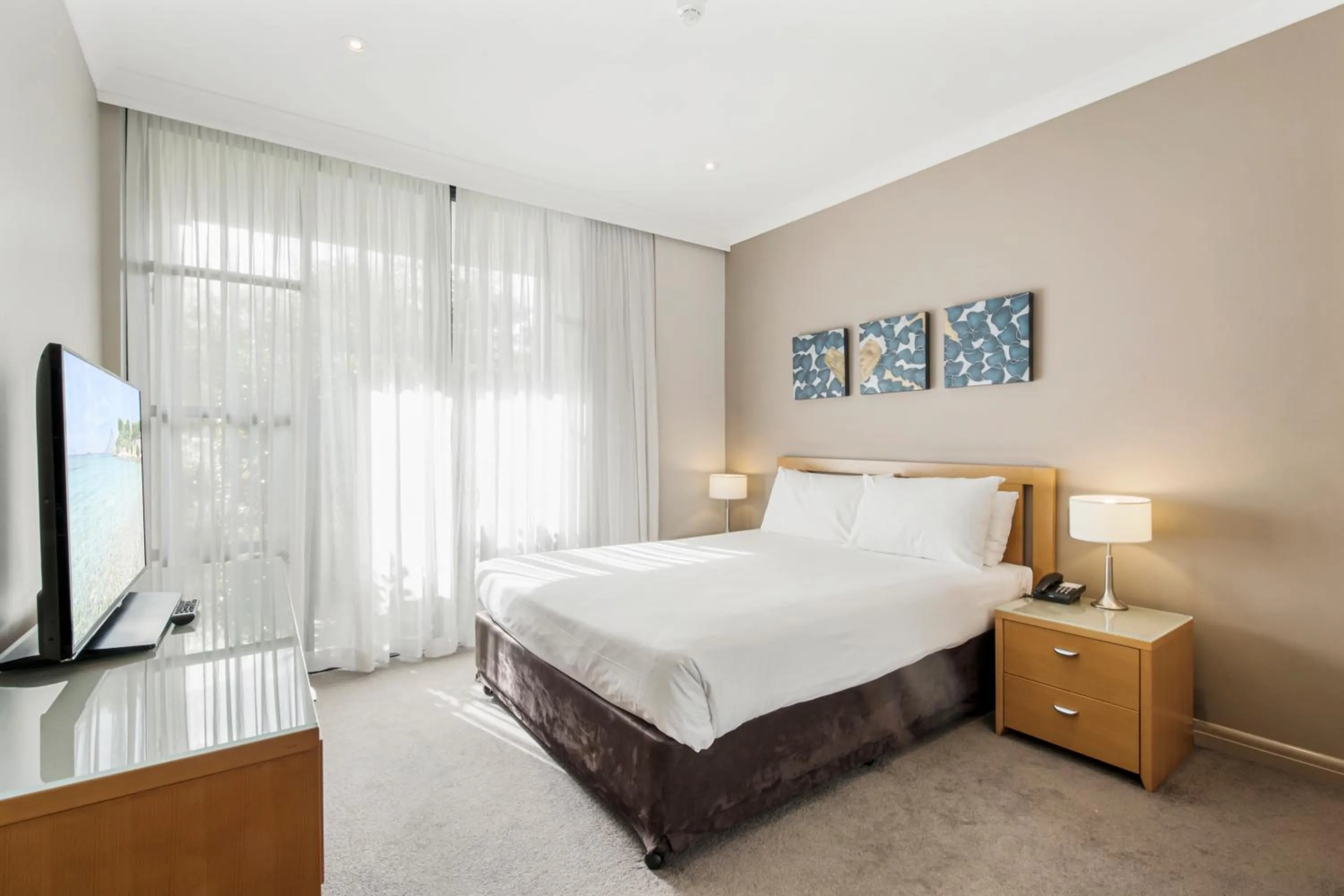 Bedroom, Bed in Mercure Kooindah Waters Central Coast