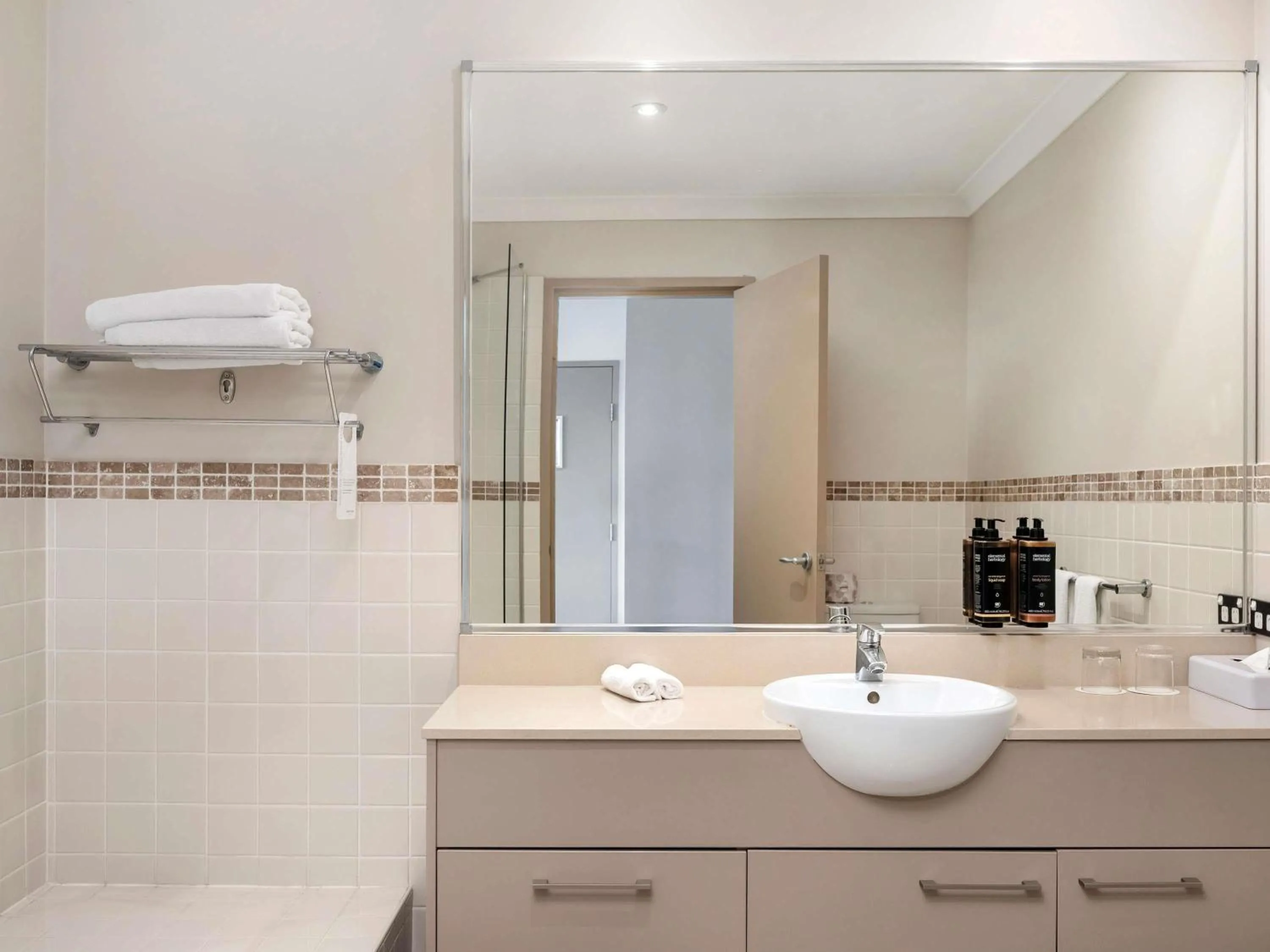 Bedroom in Mercure Kooindah Waters Central Coast