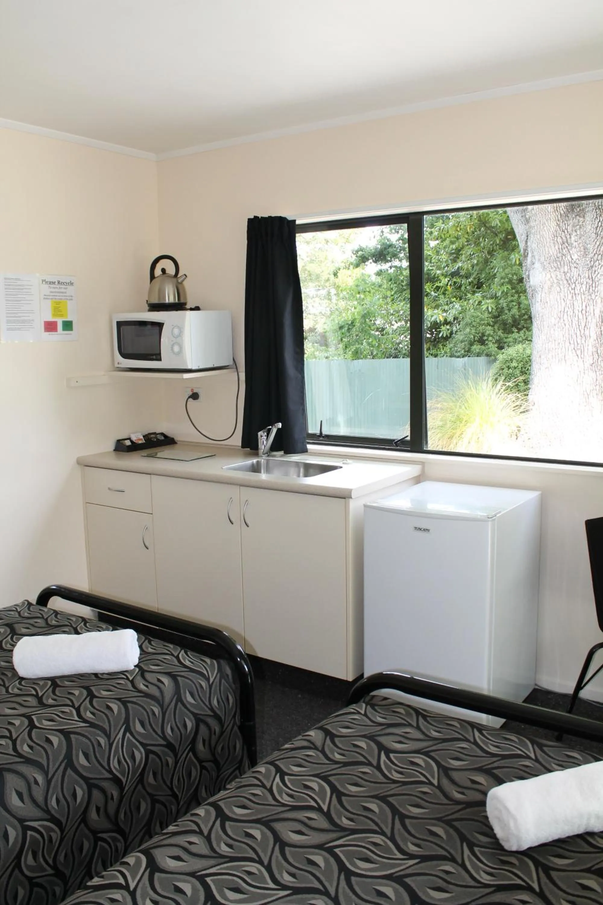 Kitchen or kitchenette in Geraldine TOP 10 Holiday Park