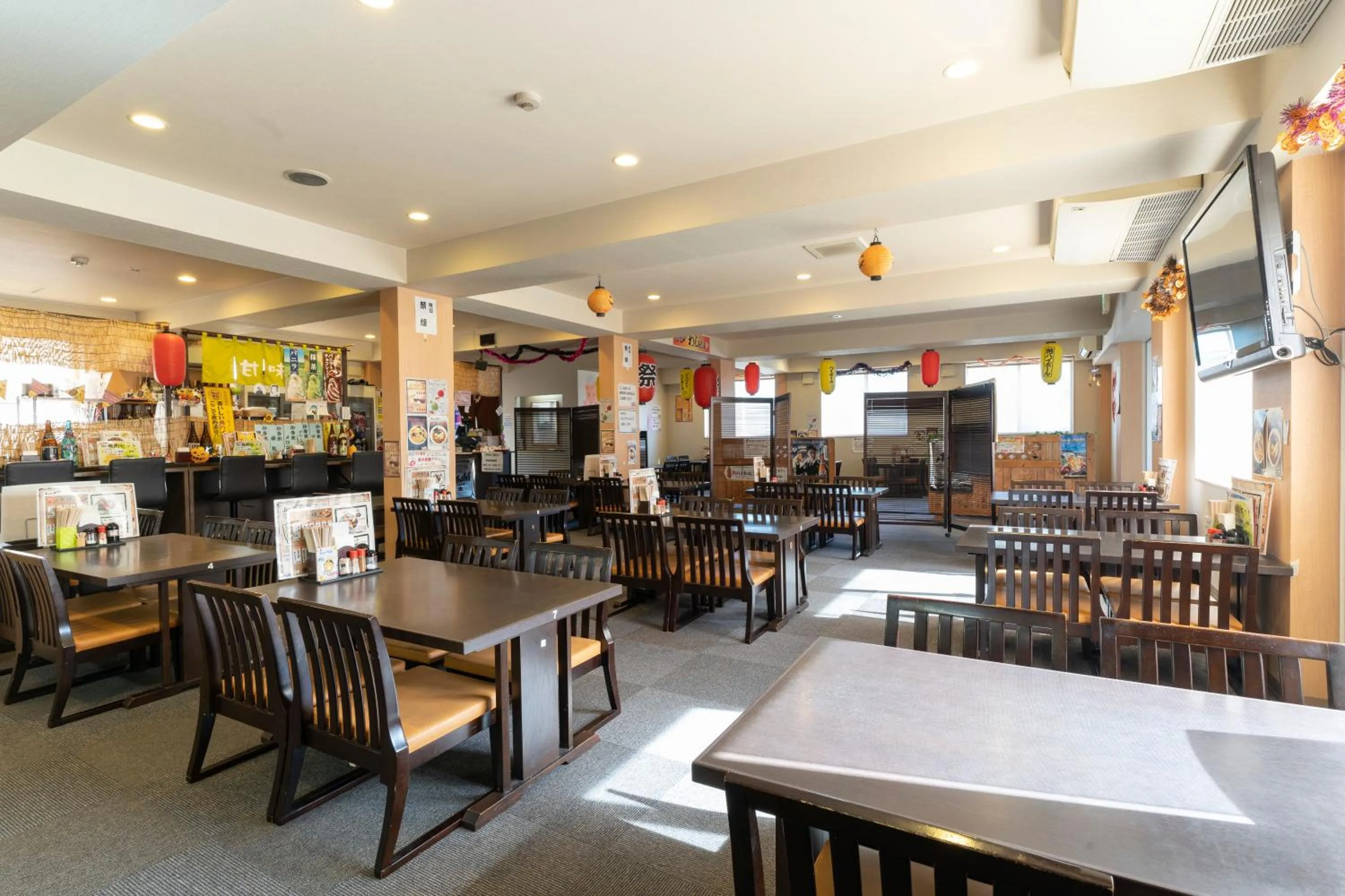 Restaurant/places to eat in Hotel Monzennoyu