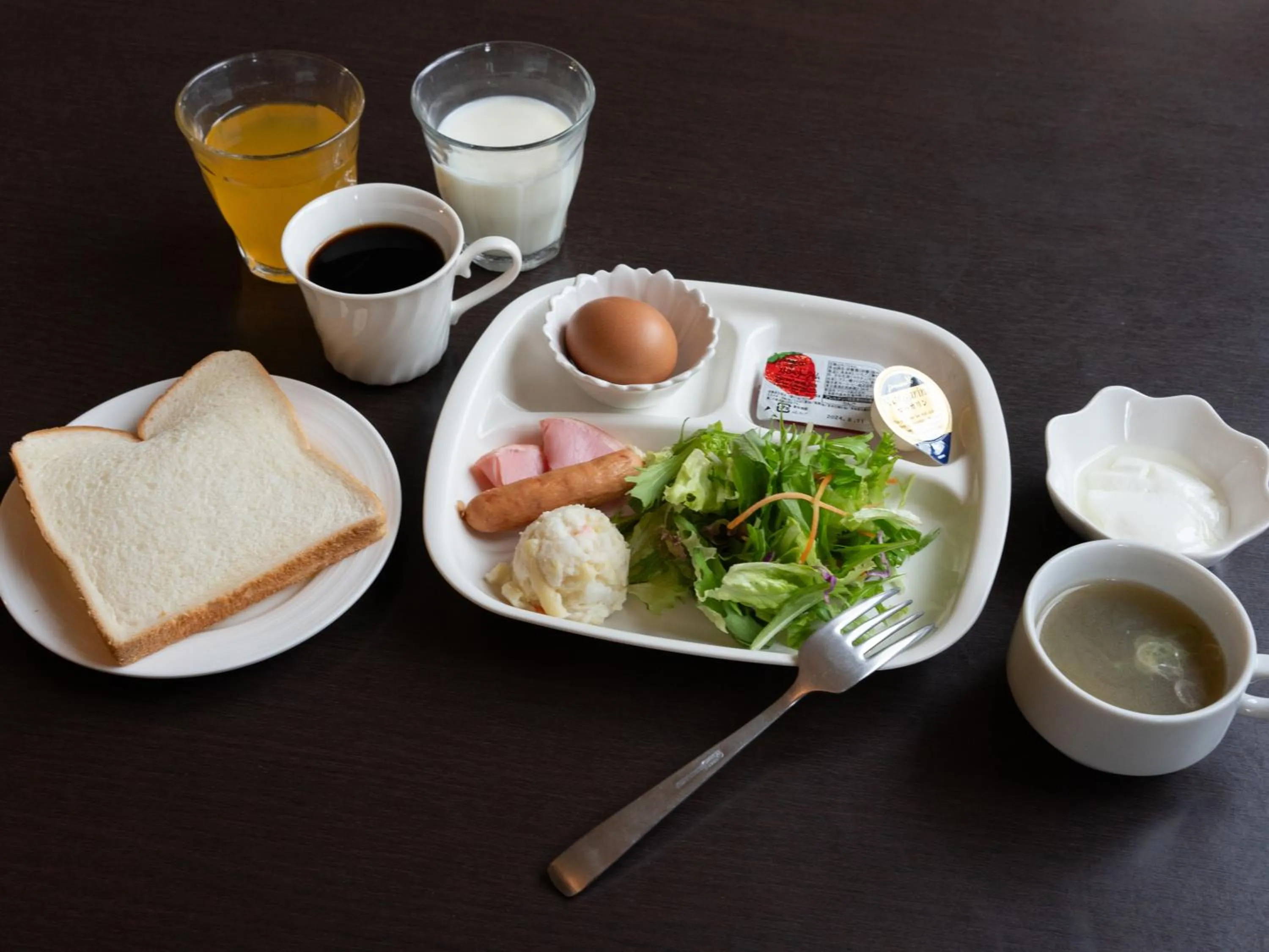 Food and drinks in Hotel Monzennoyu