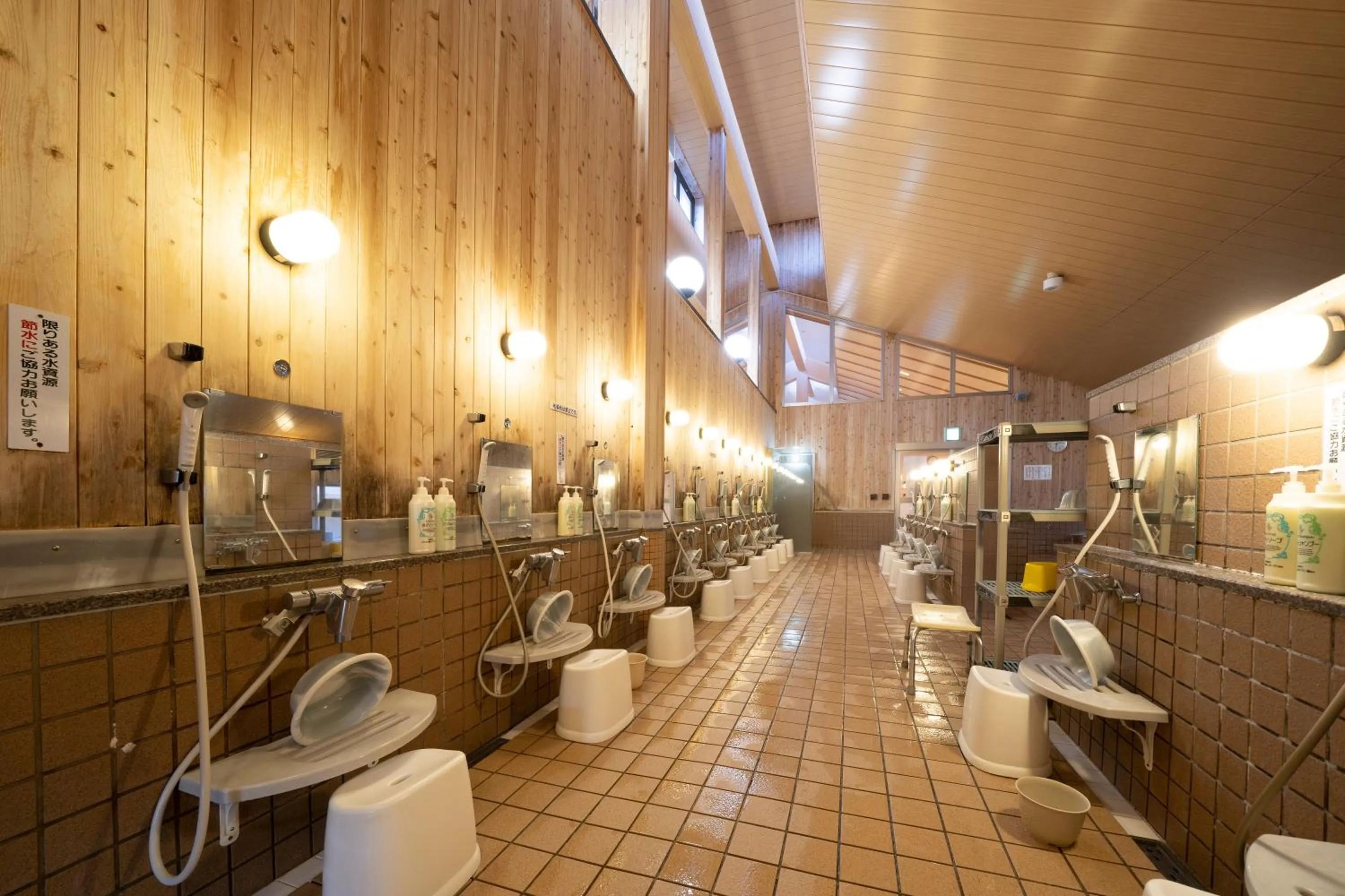 Hot Spring Bath in Hotel Monzennoyu