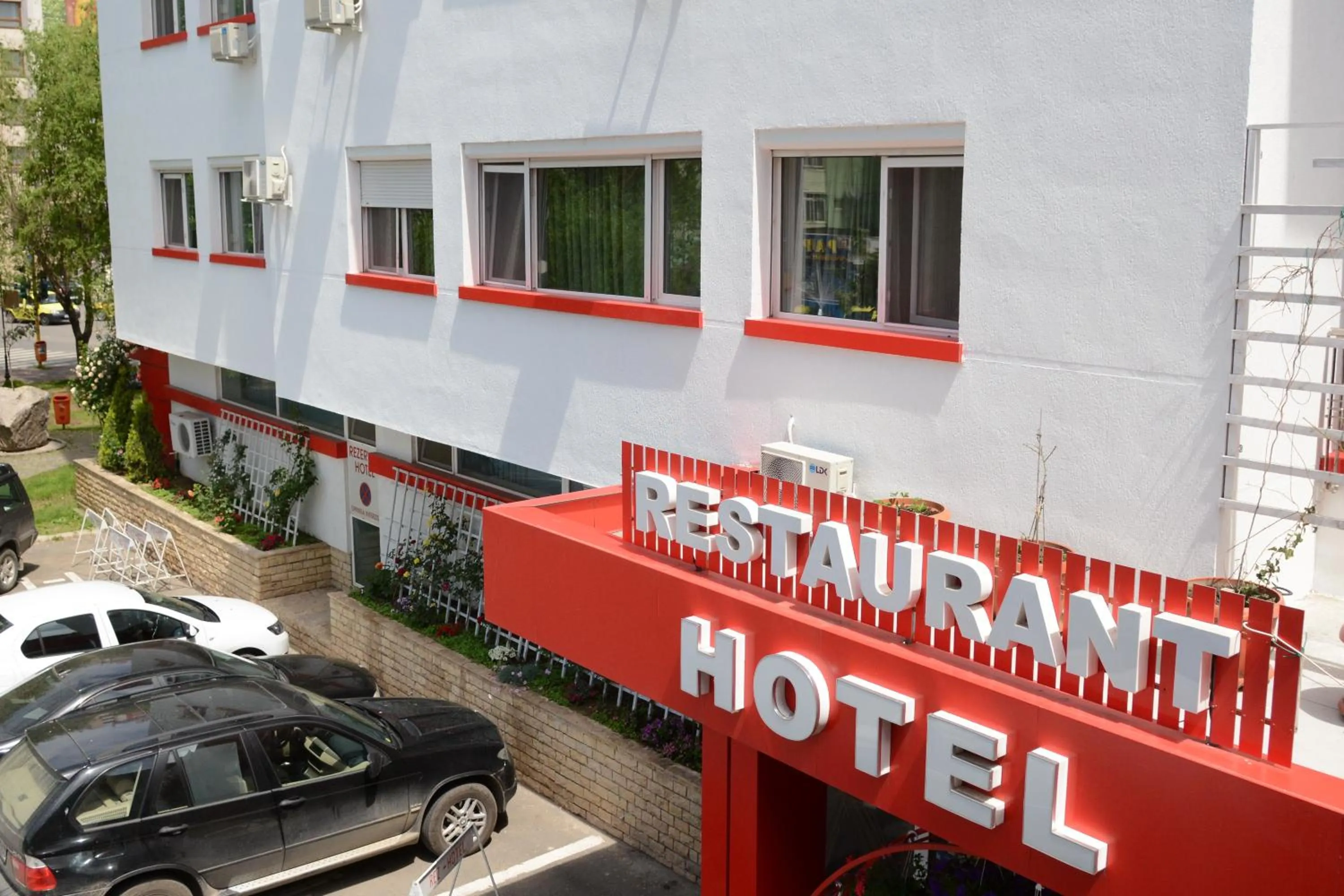 Facade/entrance in Hotel Select