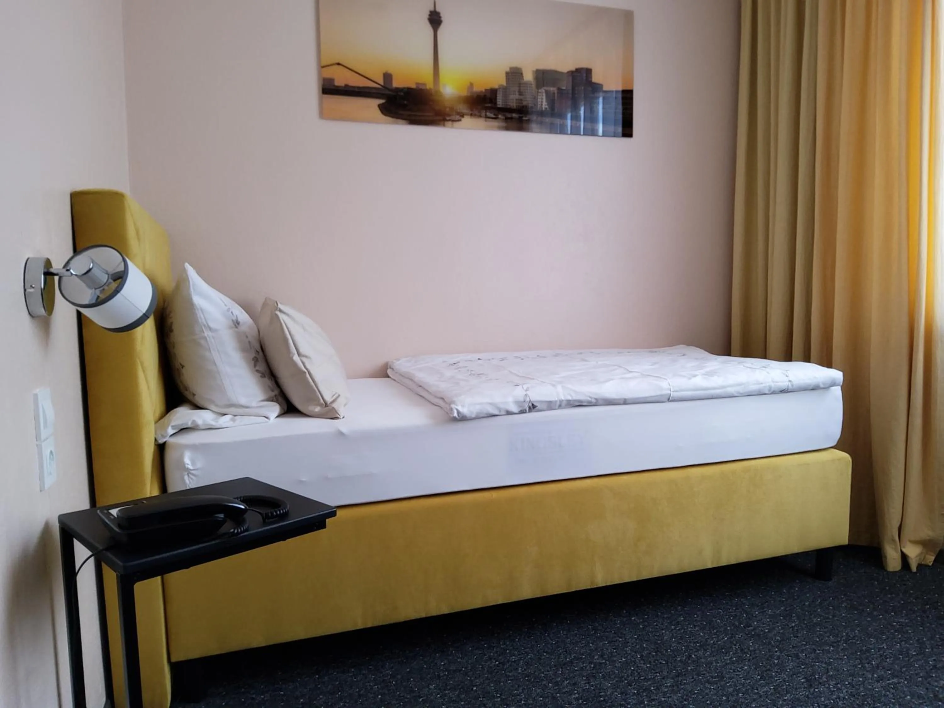 Bed in Schloss Hotel GbR