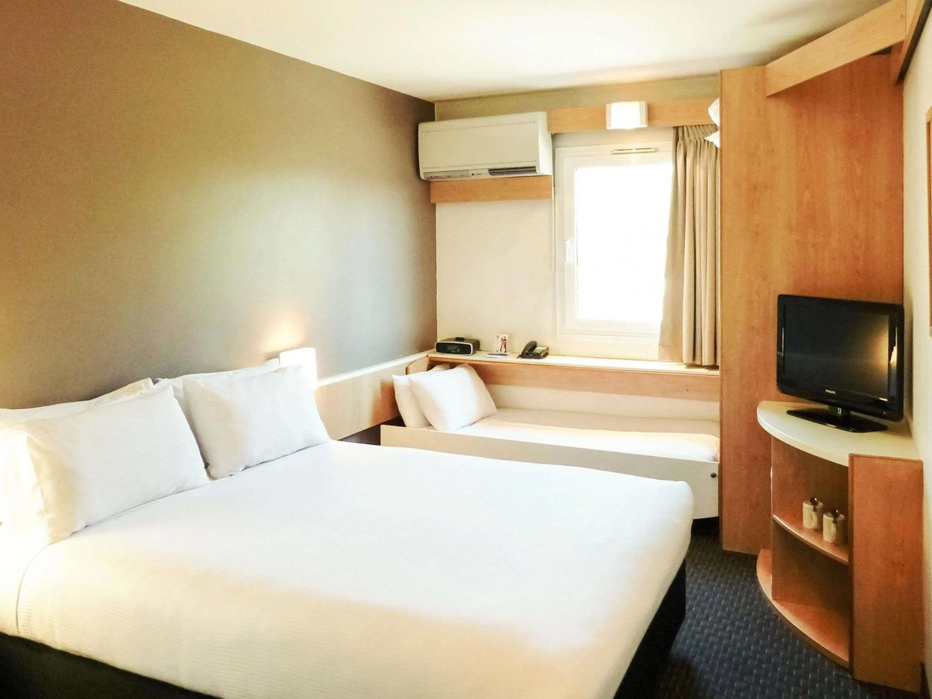 Bedroom, Bed in ibis Thornleigh