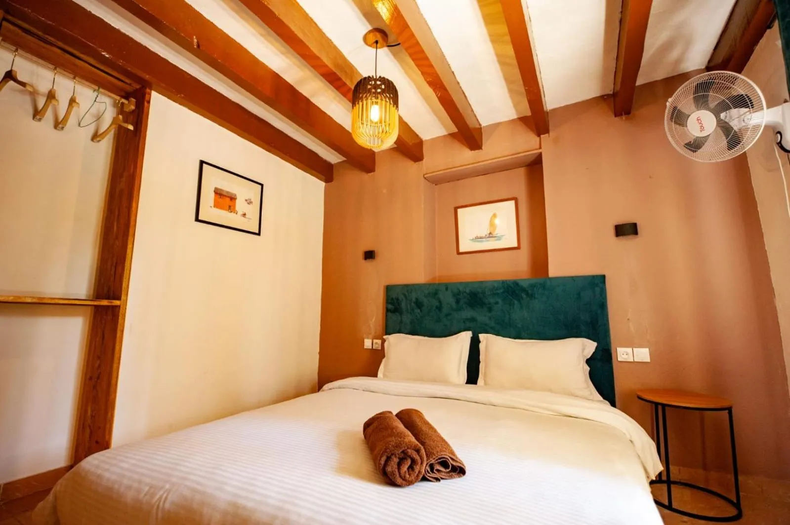 Bed in Hôtel Restaurant La Ribaudière