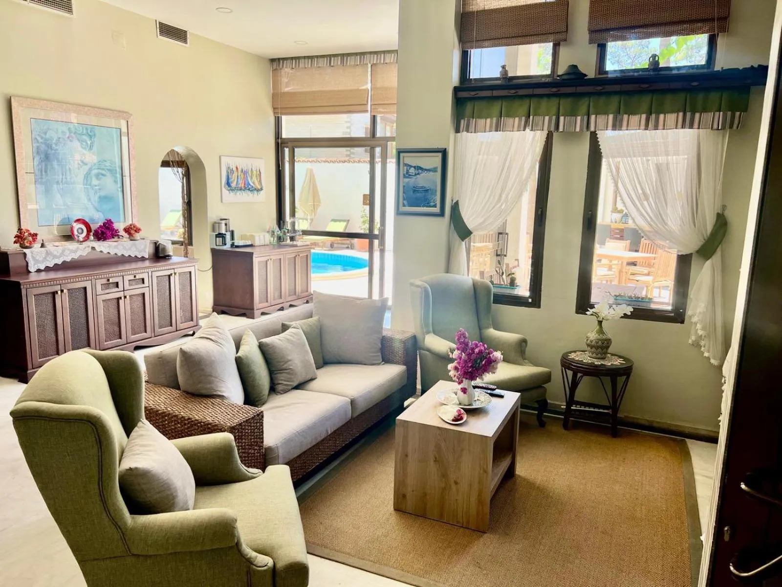 Seating area in Carikci Hotel