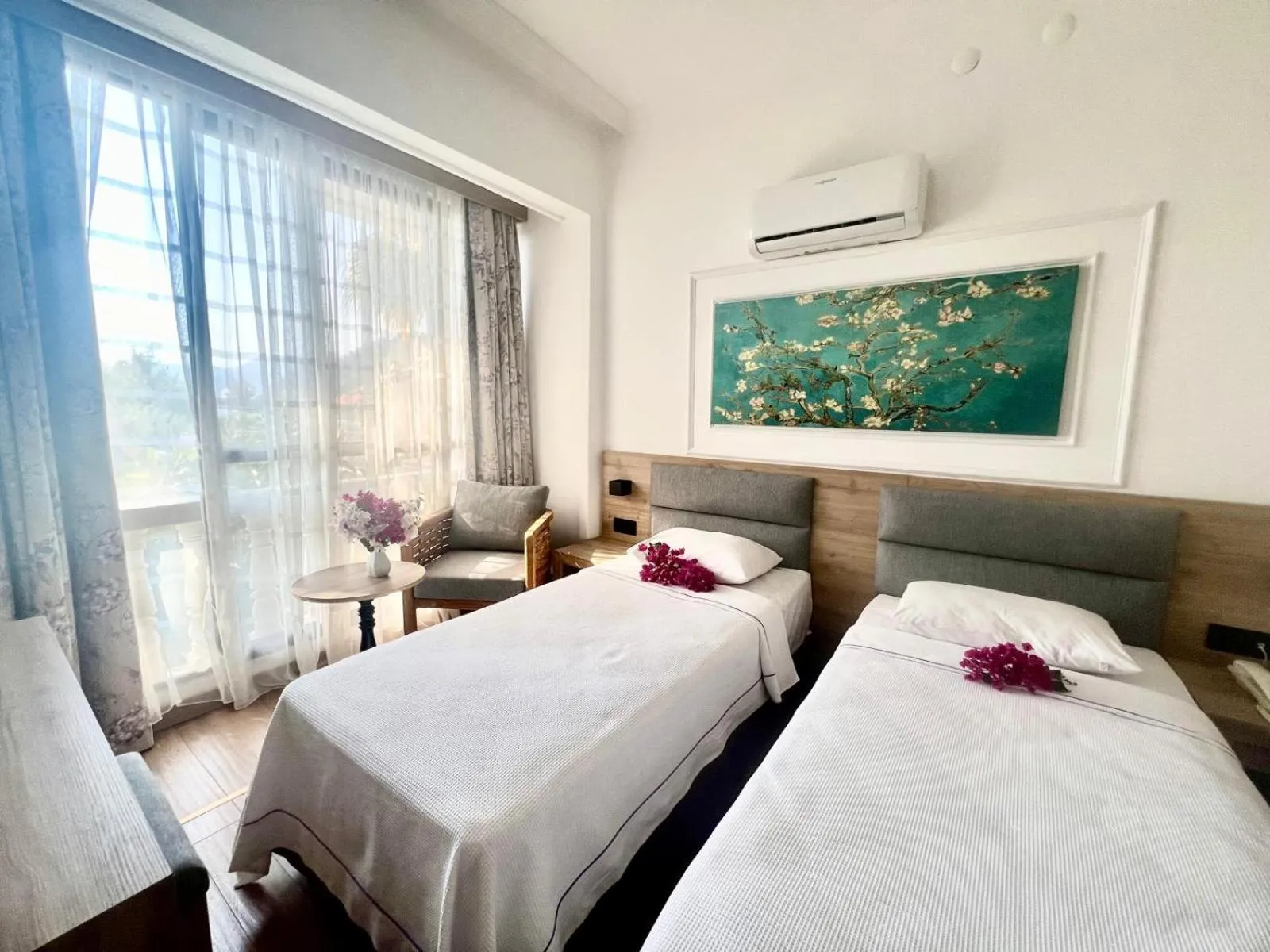 Bedroom, Bed in Carikci Hotel