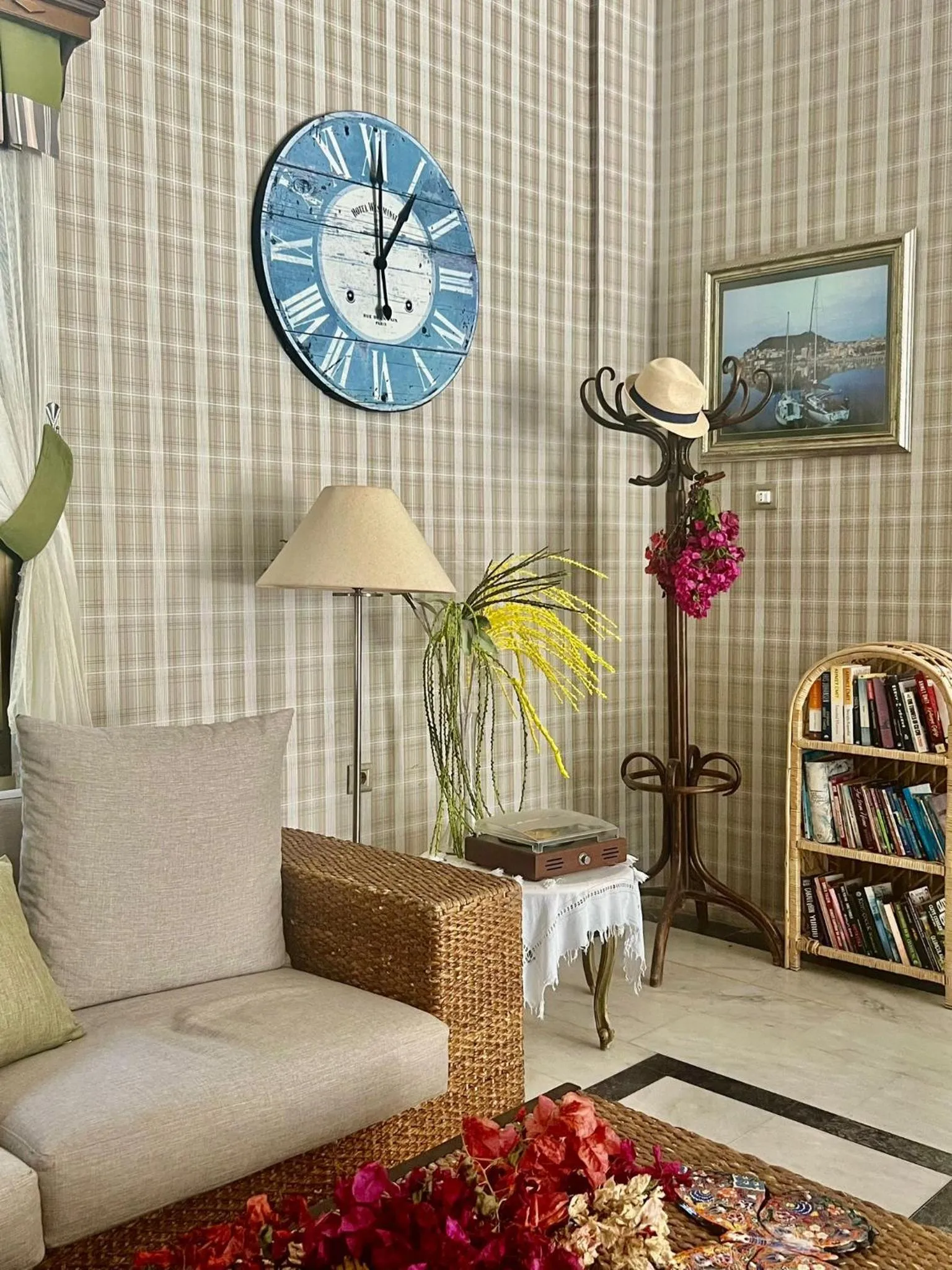 Seating area in Carikci Hotel