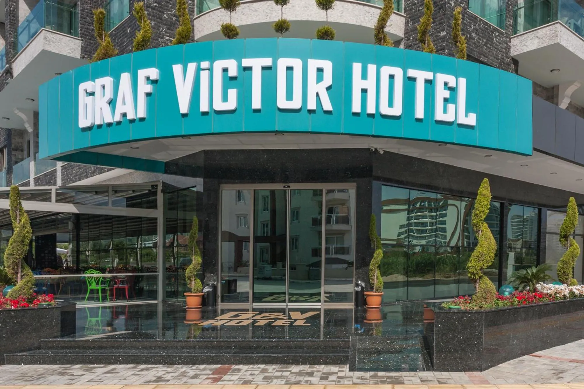 Facade/entrance in Graf Victor Hotel