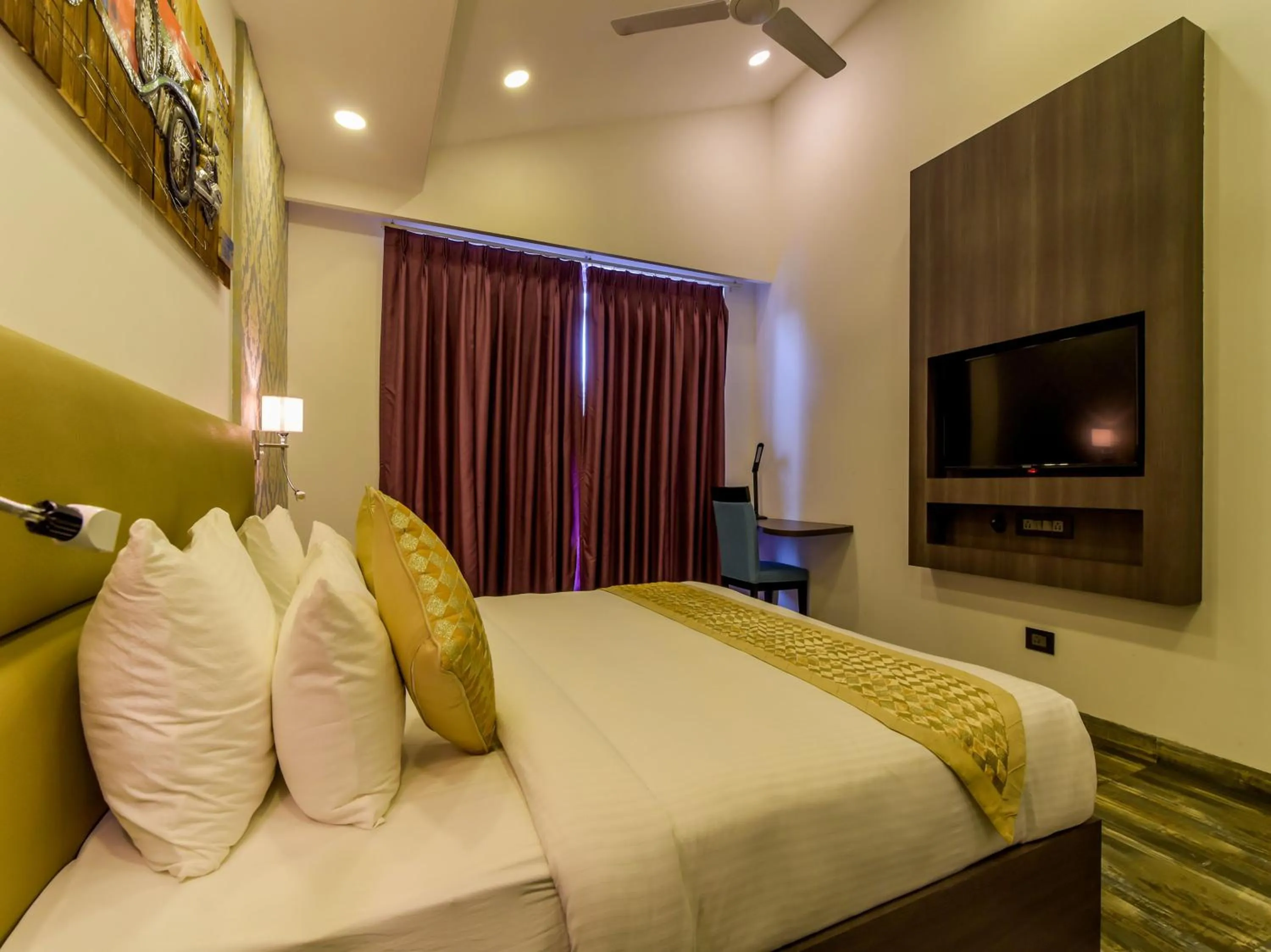 Photo of the whole room, Bed in Ramatan Resort