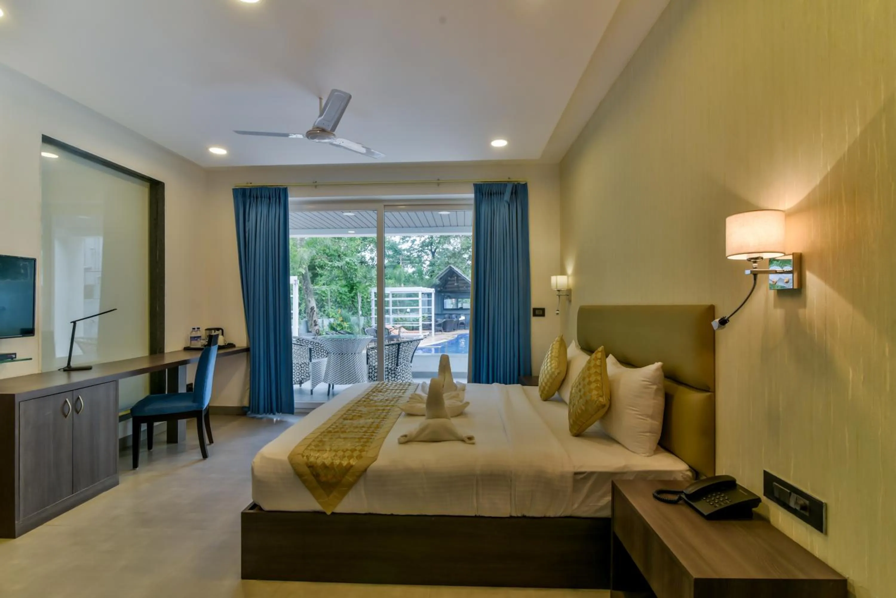 Photo of the whole room, Bed in Ramatan Resort