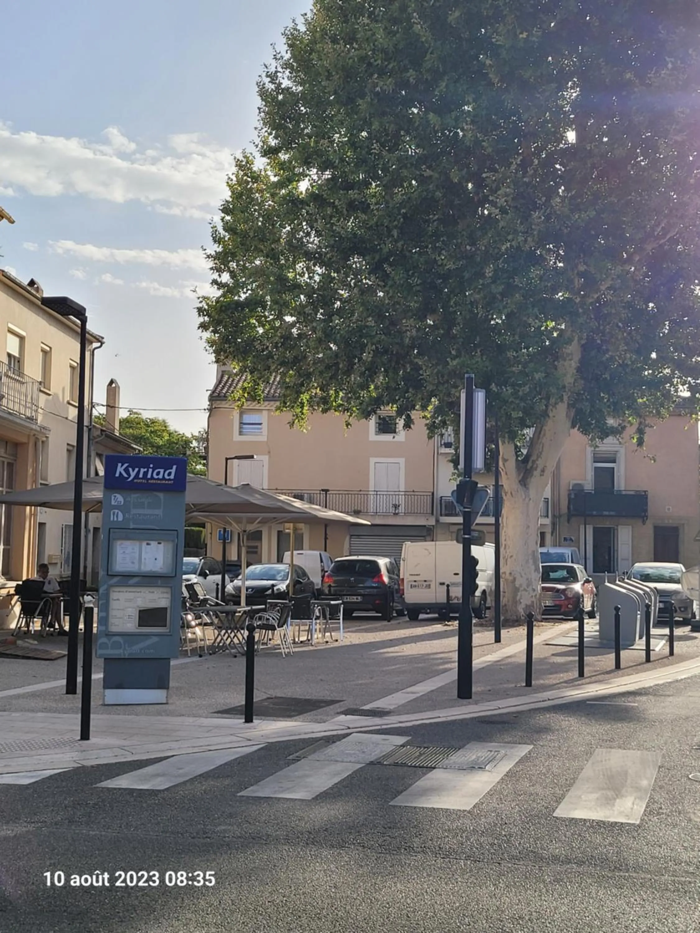 Day in KYRIAD ORANGE Centre Ville - HOTEL & RESTAURANT & BAR - La Galerie d'Art des Princes - Provence Alpes Côte d'Azur - France - Proche A7-A9 - exit21- Châteauneuf-du-Pape Avignon Bollene Nimes - 24h-24h