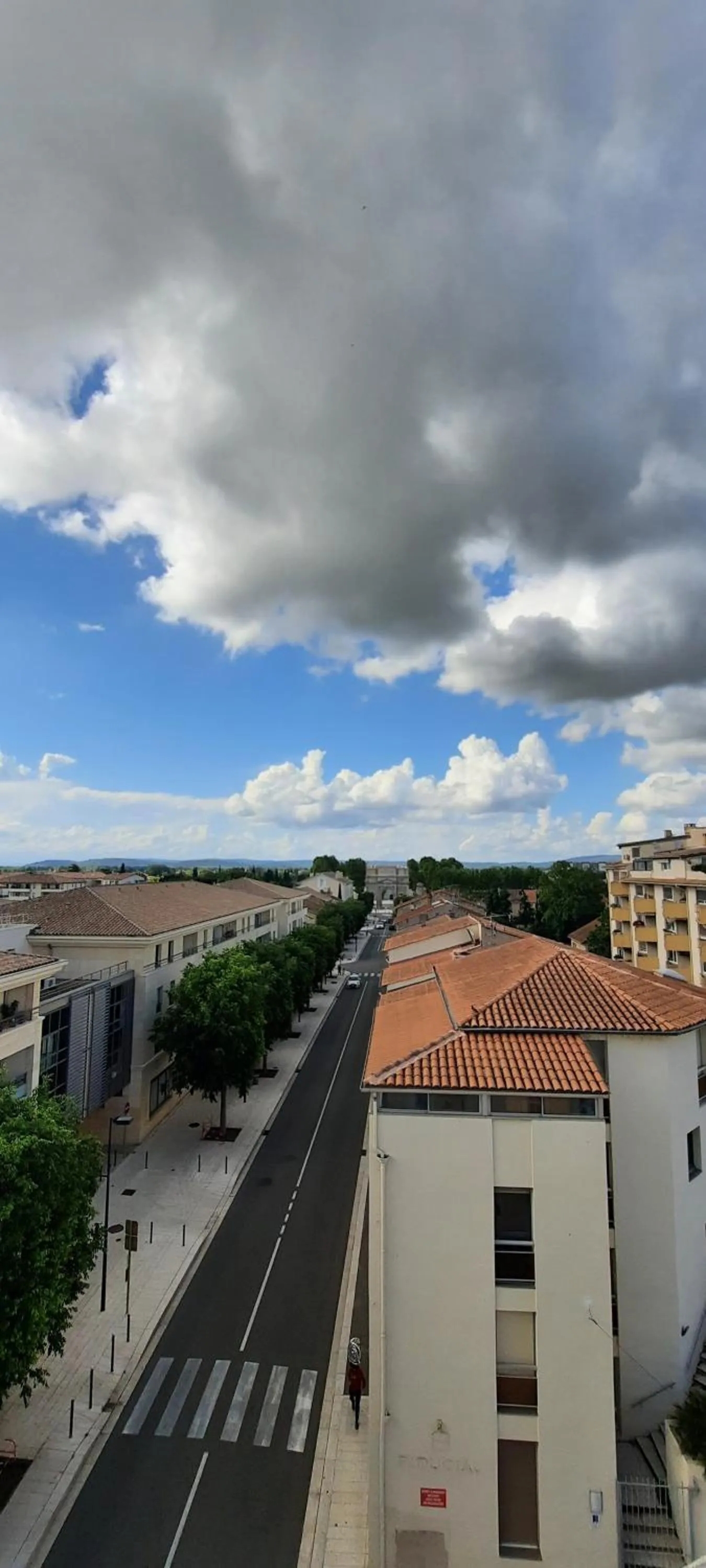 Day in KYRIAD ORANGE Centre Ville - HOTEL & RESTAURANT & BAR - La Galerie d'Art des Princes - Provence Alpes Côte d'Azur - France - Proche A7-A9 - exit21- Châteauneuf-du-Pape Avignon Bollene Nimes - 24h-24h