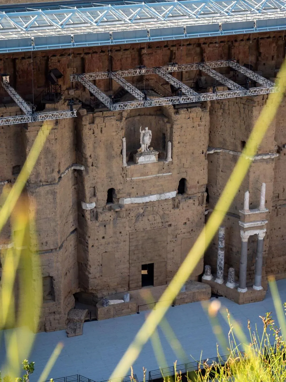 Nearby landmark in KYRIAD ORANGE Centre Ville - HOTEL & RESTAURANT & BAR - La Galerie d'Art des Princes - Provence Alpes Côte d'Azur - France - Proche A7-A9 - exit21- Châteauneuf-du-Pape Avignon Bollene Nimes - 24h-24h