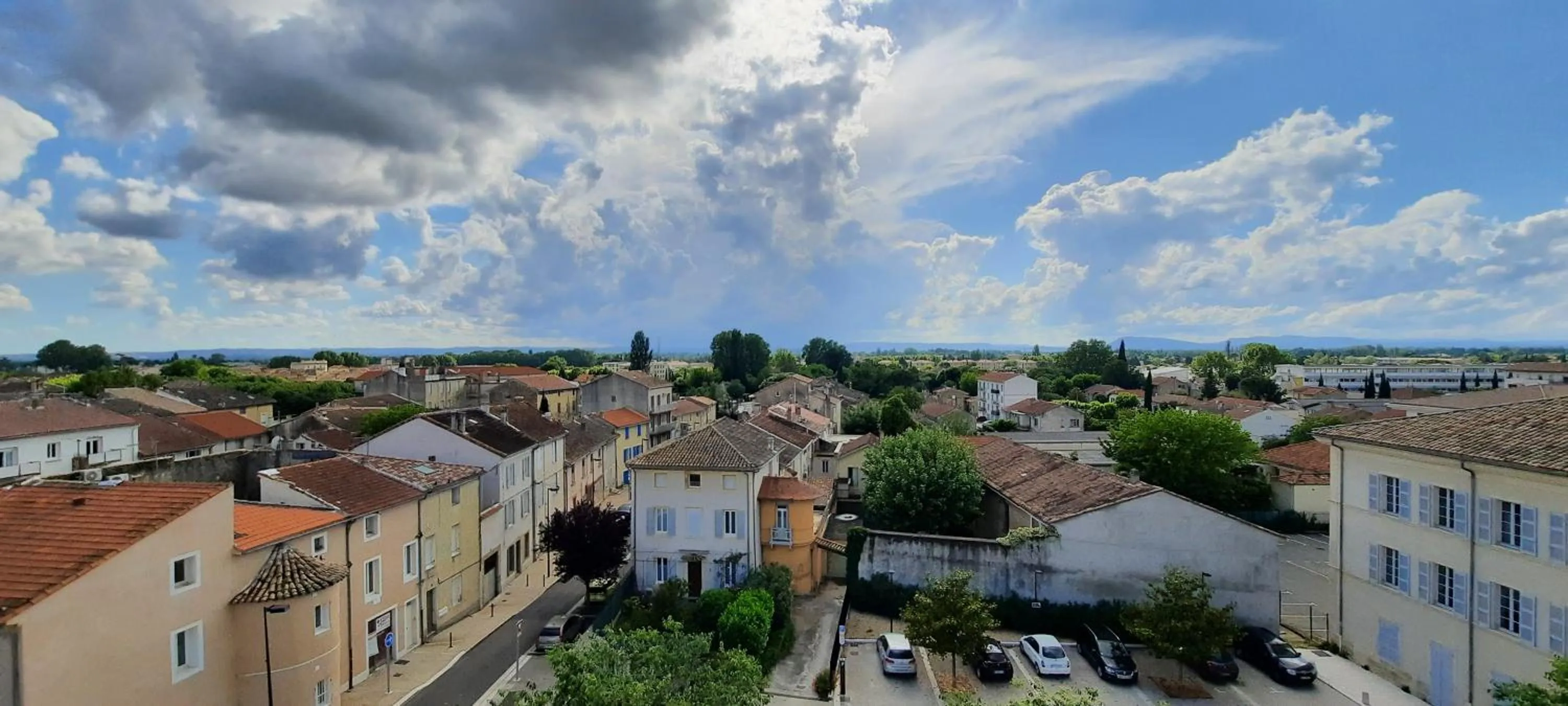 Day in KYRIAD ORANGE Centre Ville - HOTEL & RESTAURANT & BAR - La Galerie d'Art des Princes - Provence Alpes Côte d'Azur - France - Proche A7-A9 - exit21- Châteauneuf-du-Pape Avignon Bollene Nimes - 24h-24h