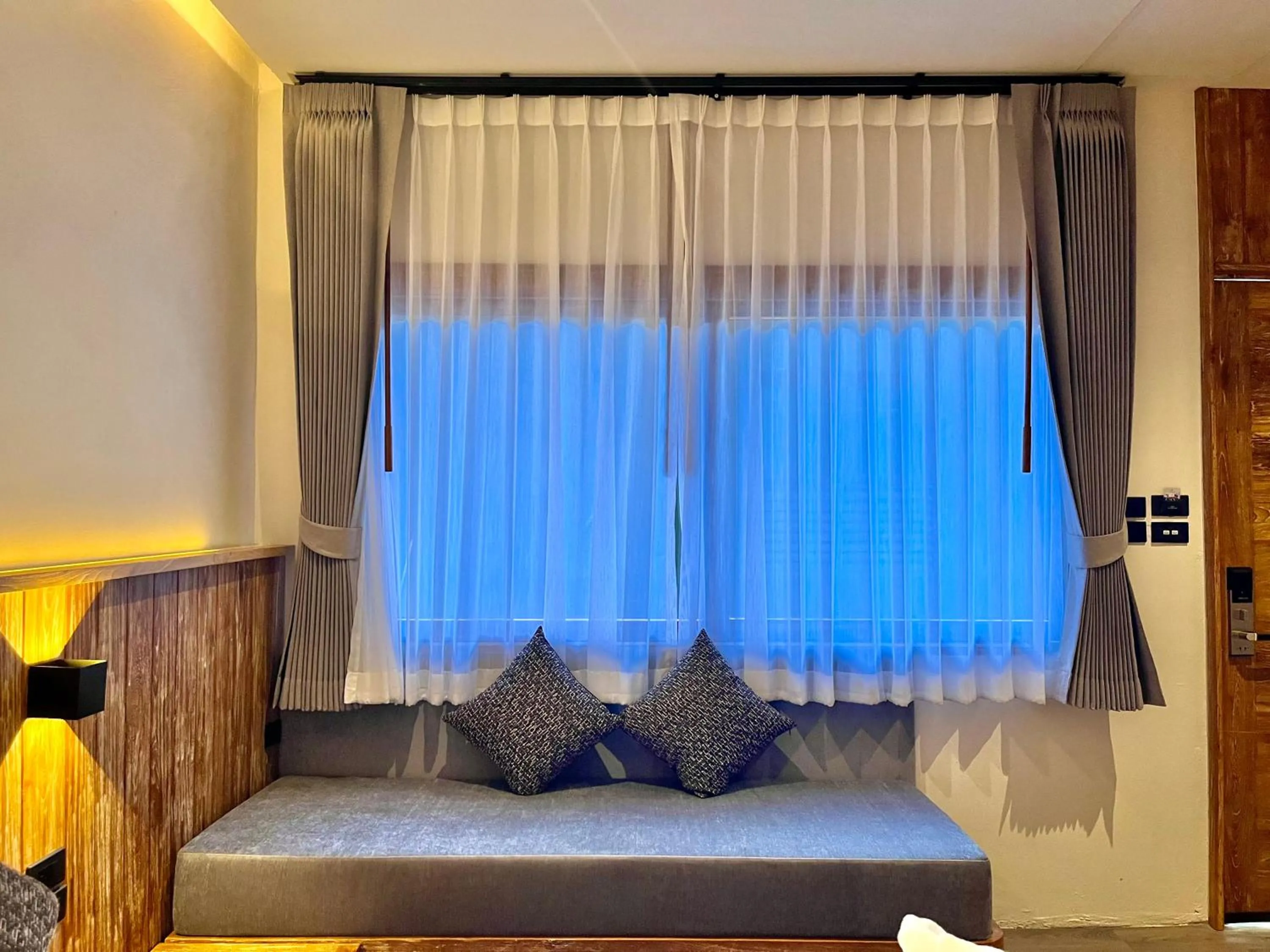 Bed in The Chic Lipe